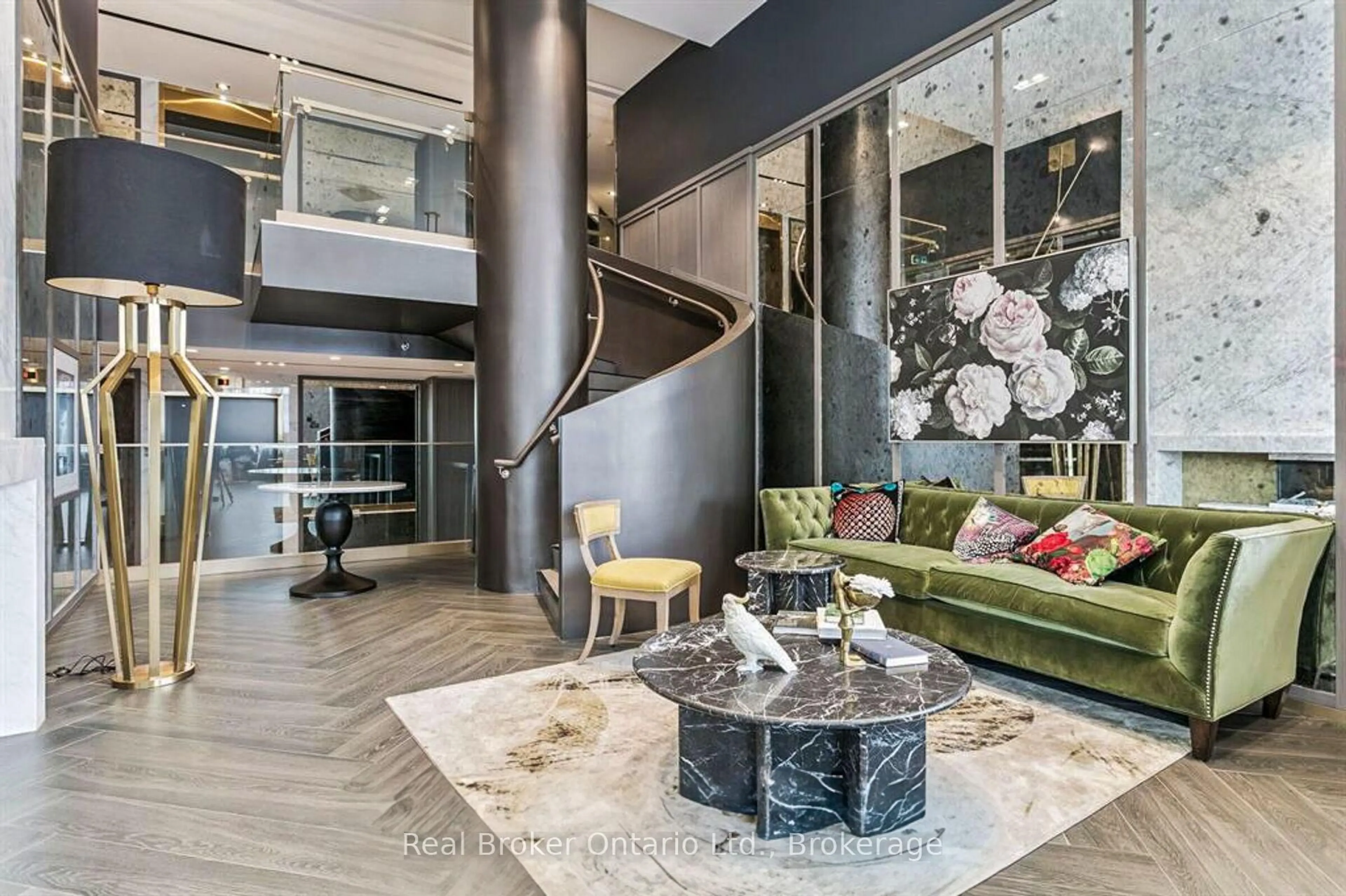 Indoor foyer for 395 Dundas St #718, Oakville Ontario L6M 4M2