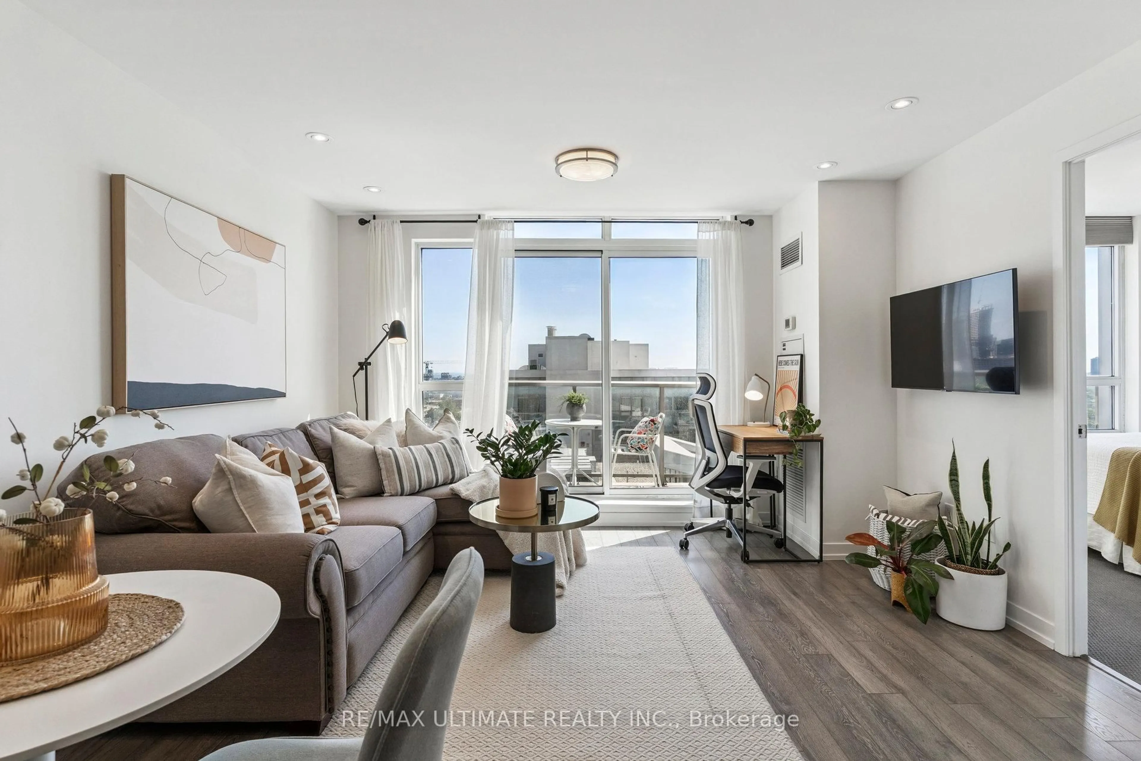 Living room with furniture, unknown for 816 Lansdowne Ave #1402, Toronto Ontario M6H 4K6
