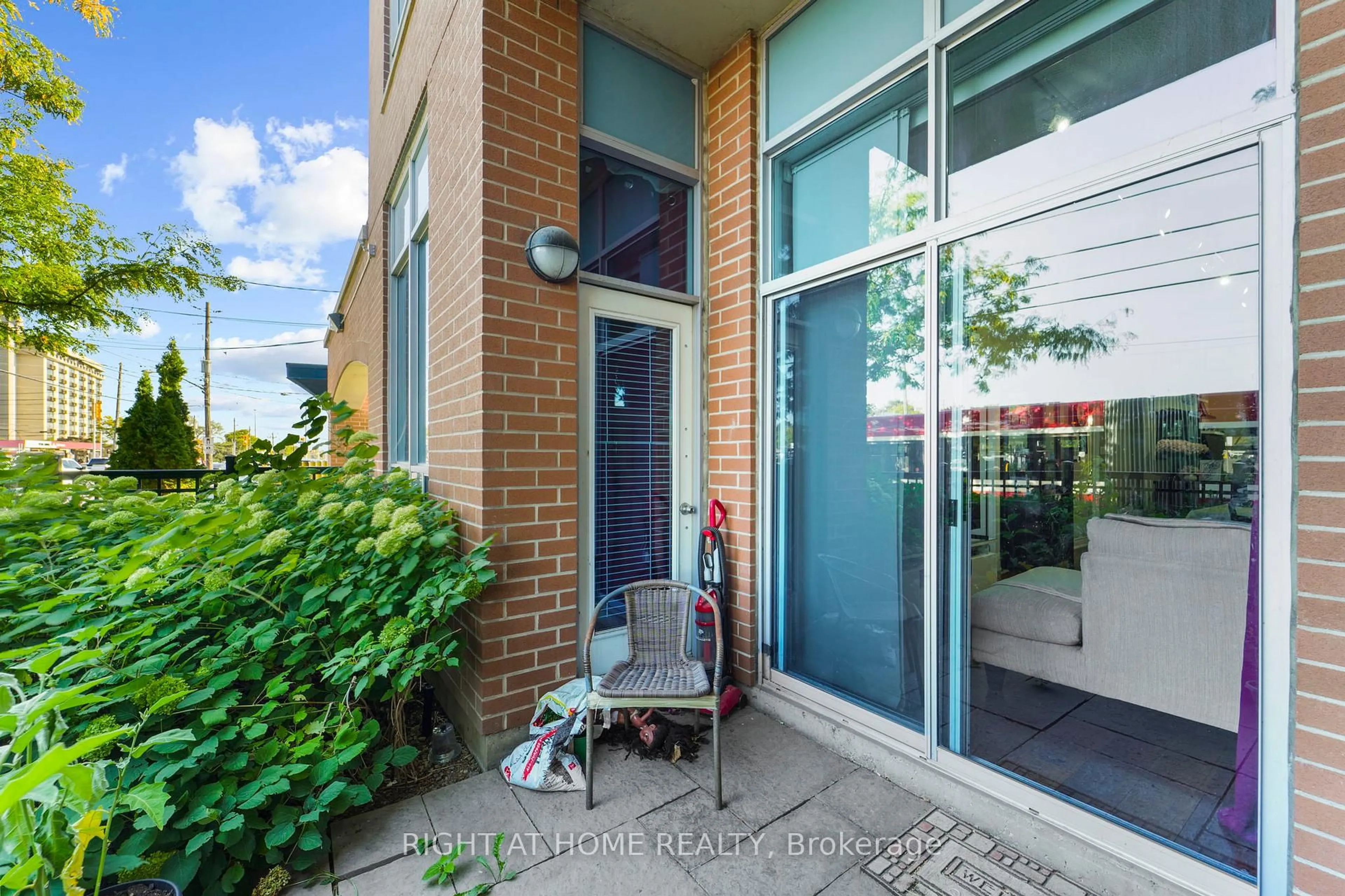 Unknown for 2772 Keele St #105, Toronto Ontario M3M 0A3