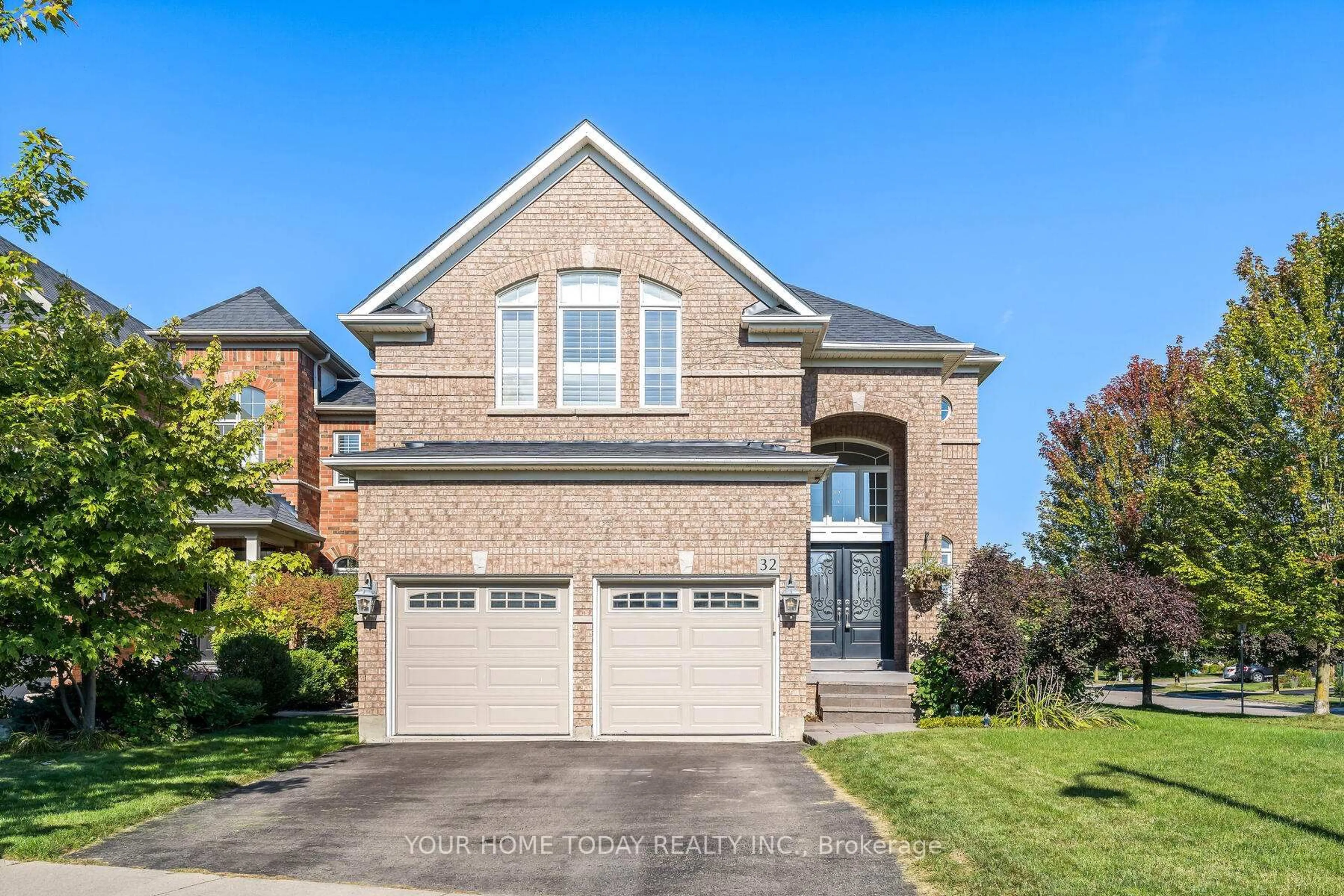 Home with brick exterior material, street for 32 Orchid Ave, Halton Hills Ontario L7G 6L7