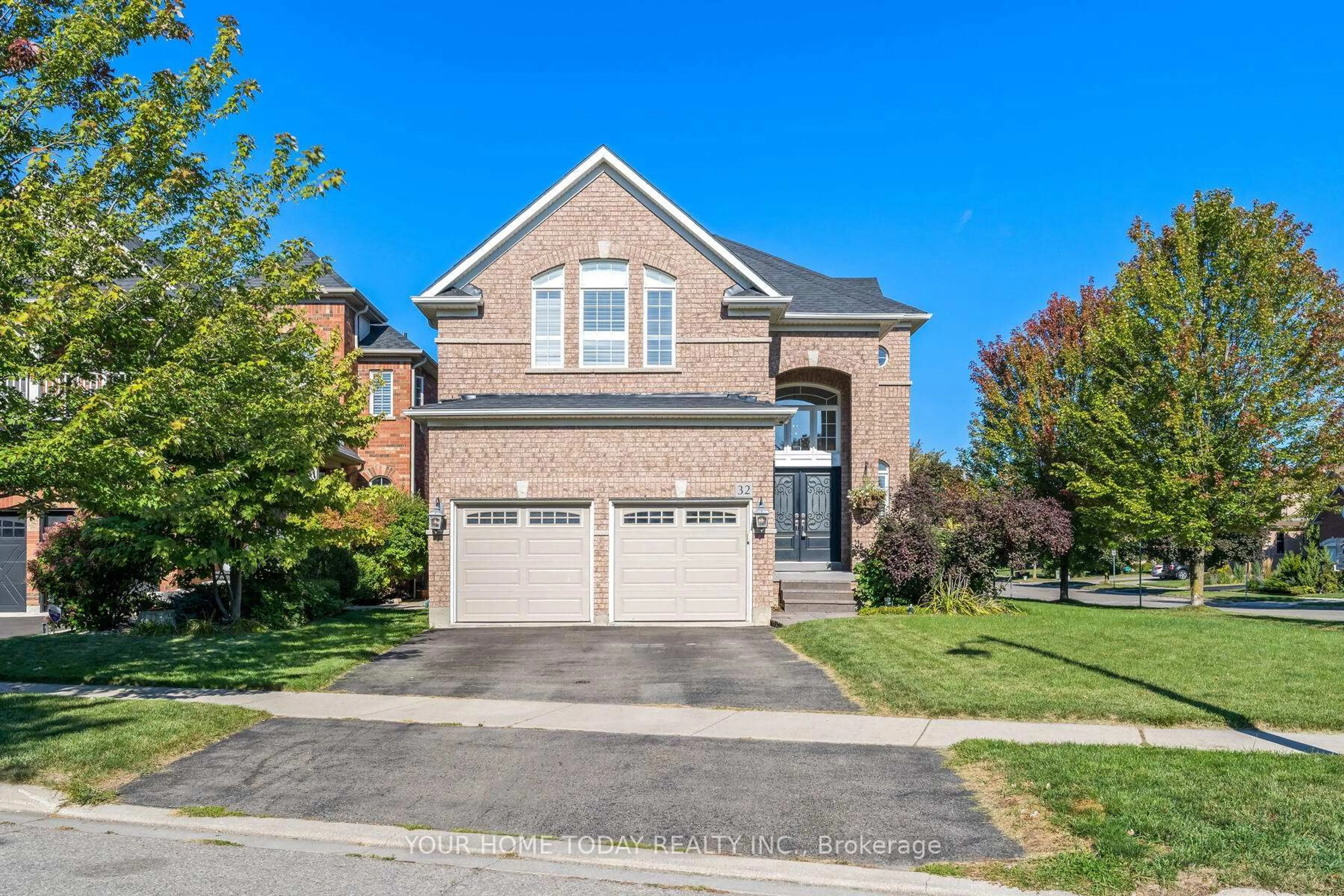 Home with brick exterior material, street for 32 Orchid Ave, Halton Hills Ontario L7G 6L7