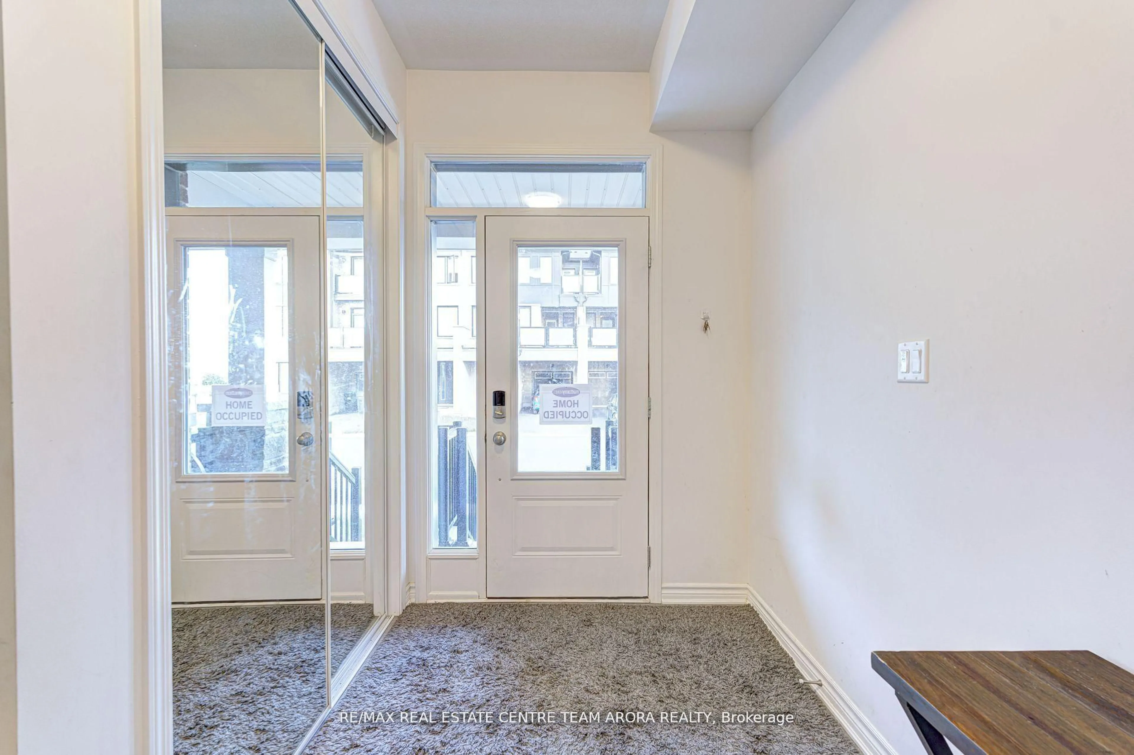 Indoor entryway for 90 Melmar St, Brampton Ontario L7A 5K8