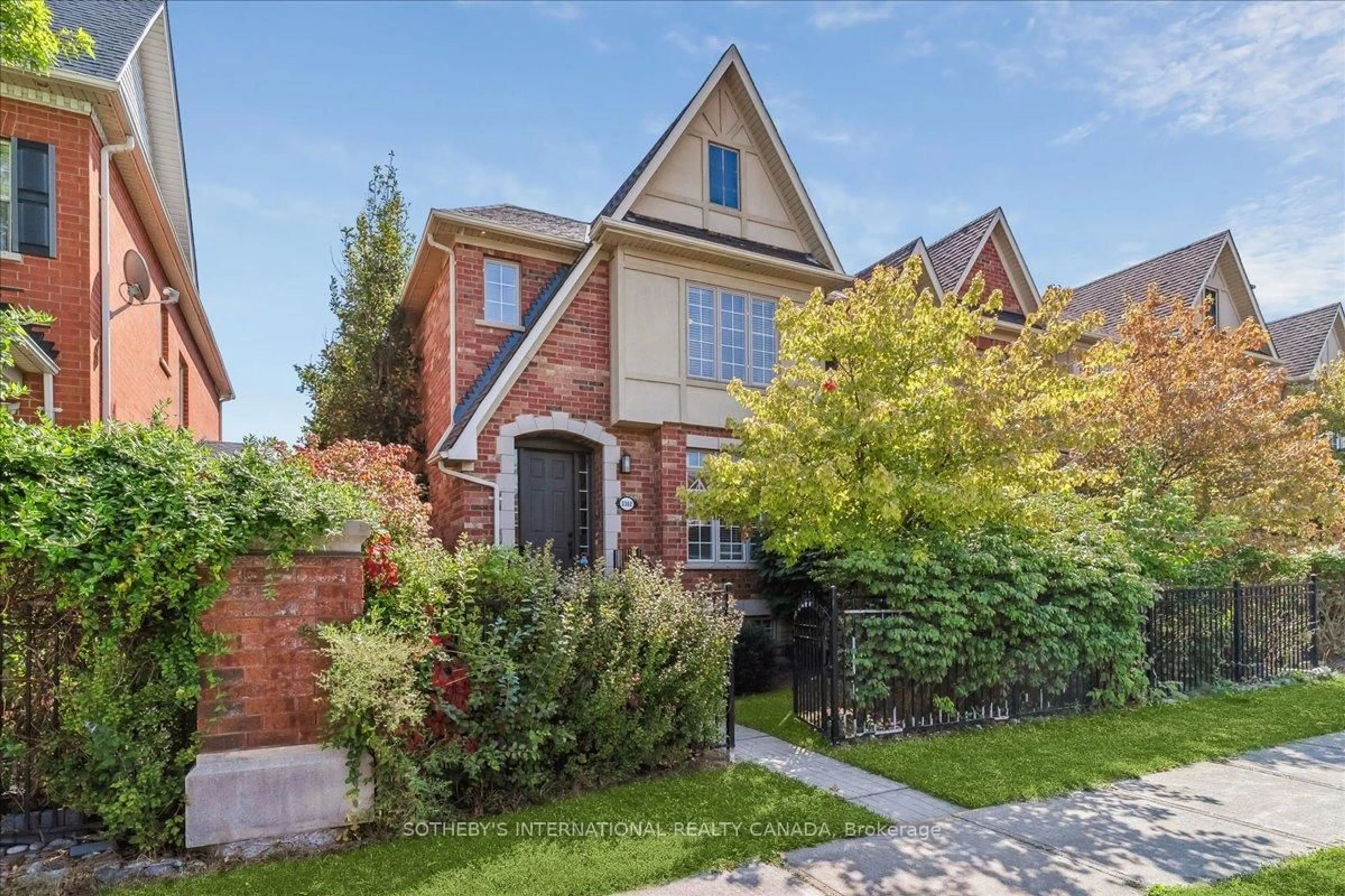 Home with brick exterior material, street for 3362 Eglinton Ave, Mississauga Ontario L5M 7P2