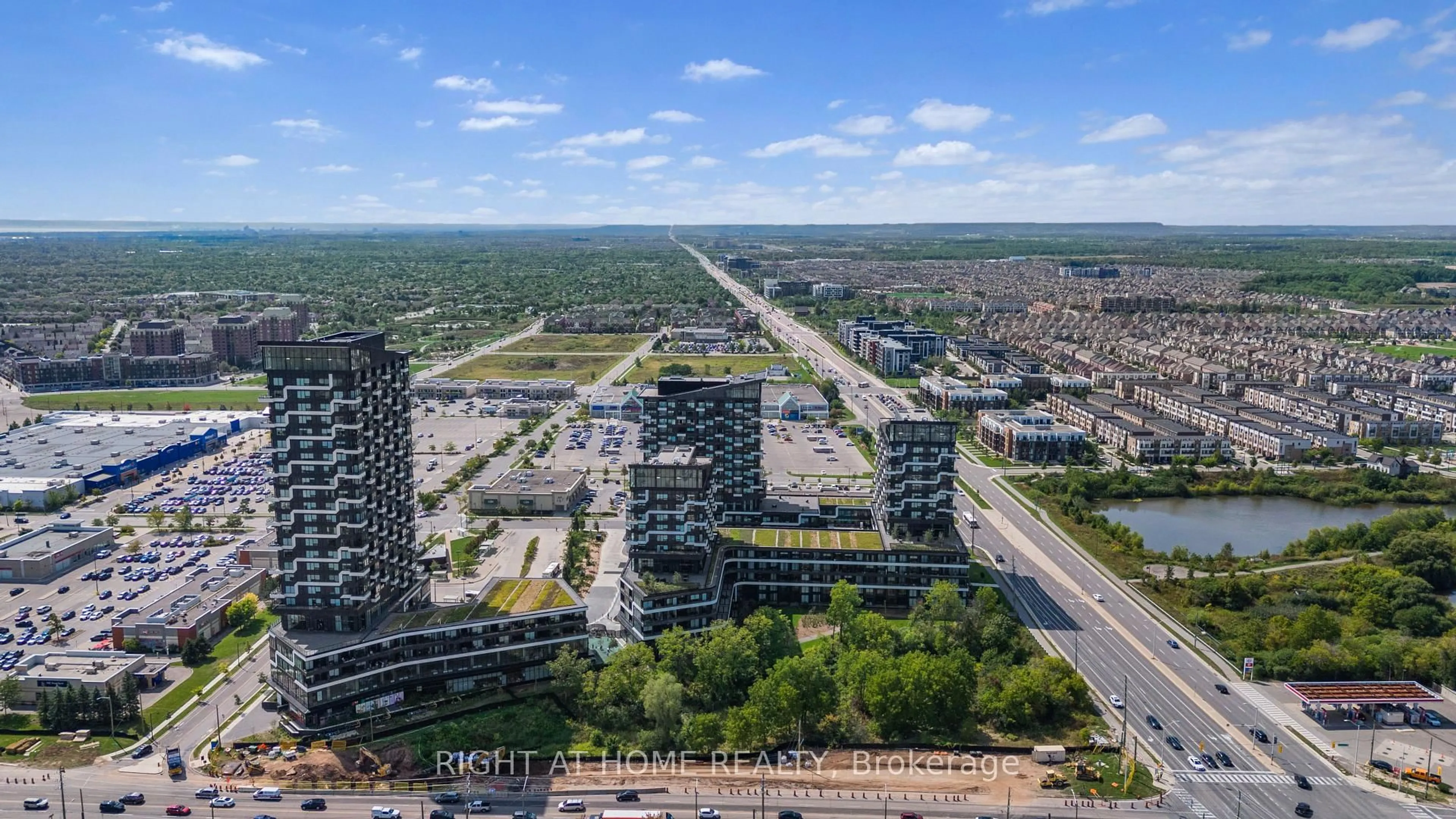 A pic from outside/outdoor area/front of a property/back of a property/a pic from drone, city buildings view from balcony for 297 Oak Walk Dr #6, Oakville Ontario L6H 3R6