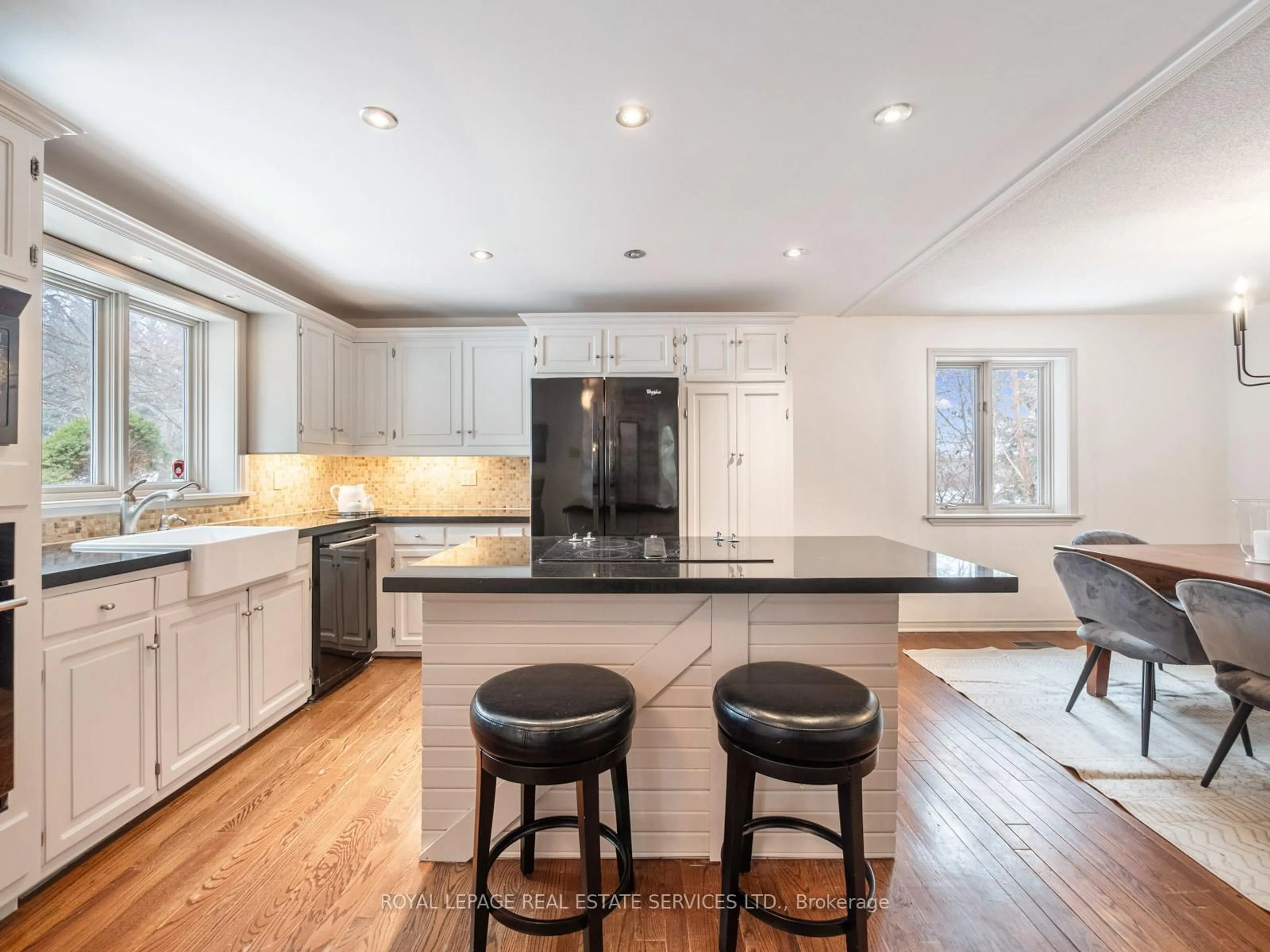 Open concept kitchen, unknown for 15754 Heart Lake Rd, Caledon Ontario L7C 2L2