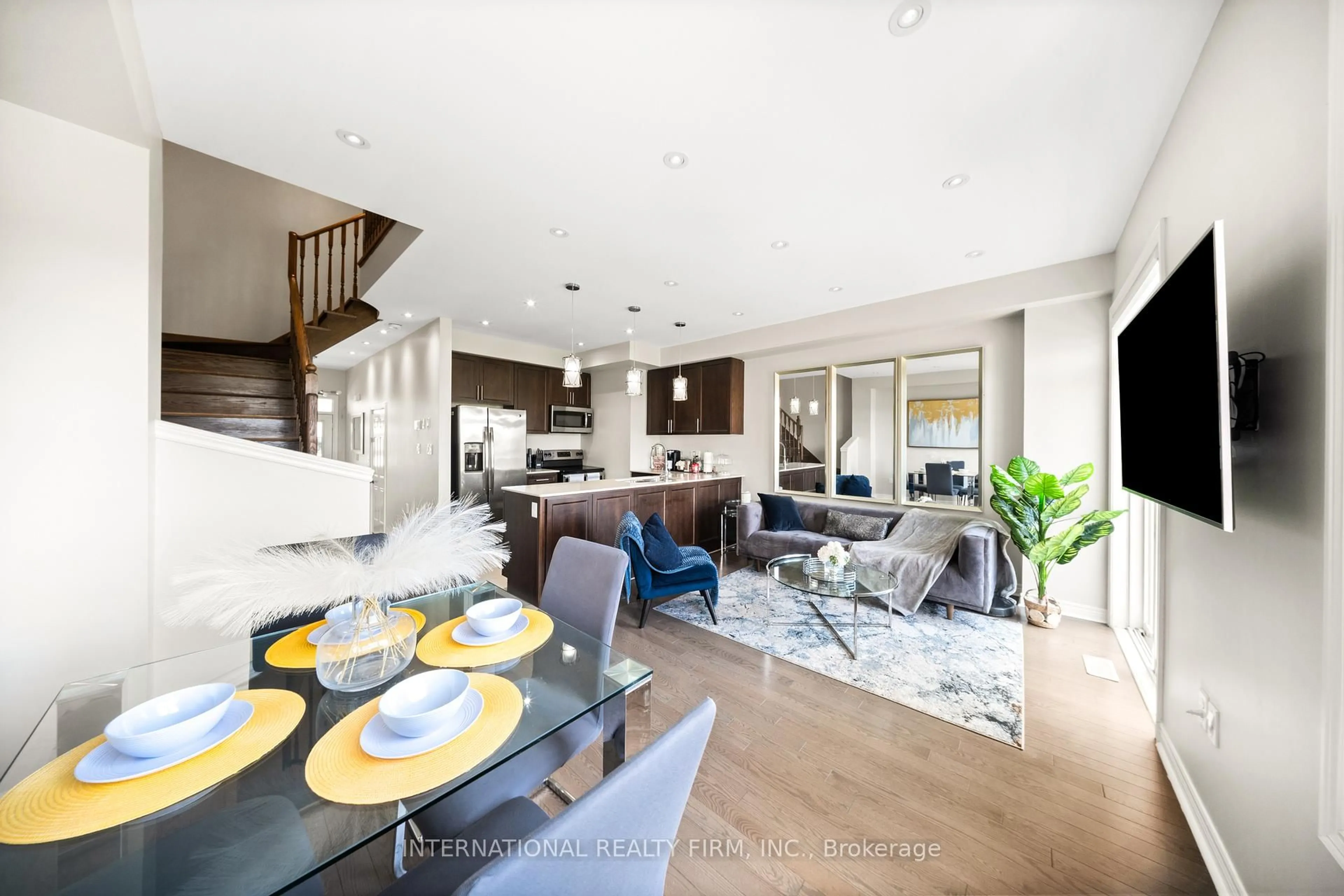 Open concept kitchen, unknown for 8 Hogan Manor Dr, Brampton Ontario L7A 4V4