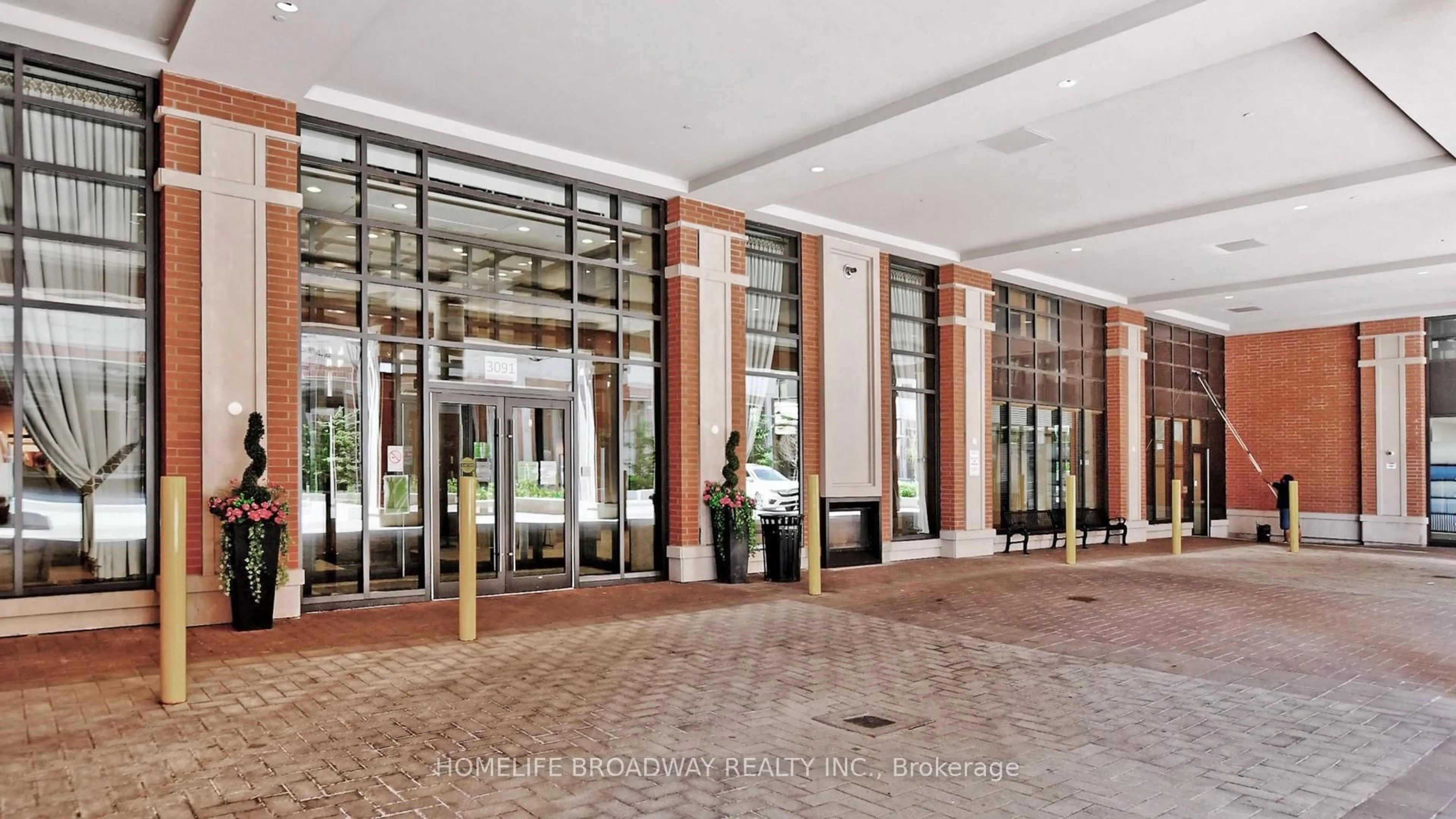 Indoor foyer for 3091 Dufferin St #1011, Toronto Ontario M6A 0C4