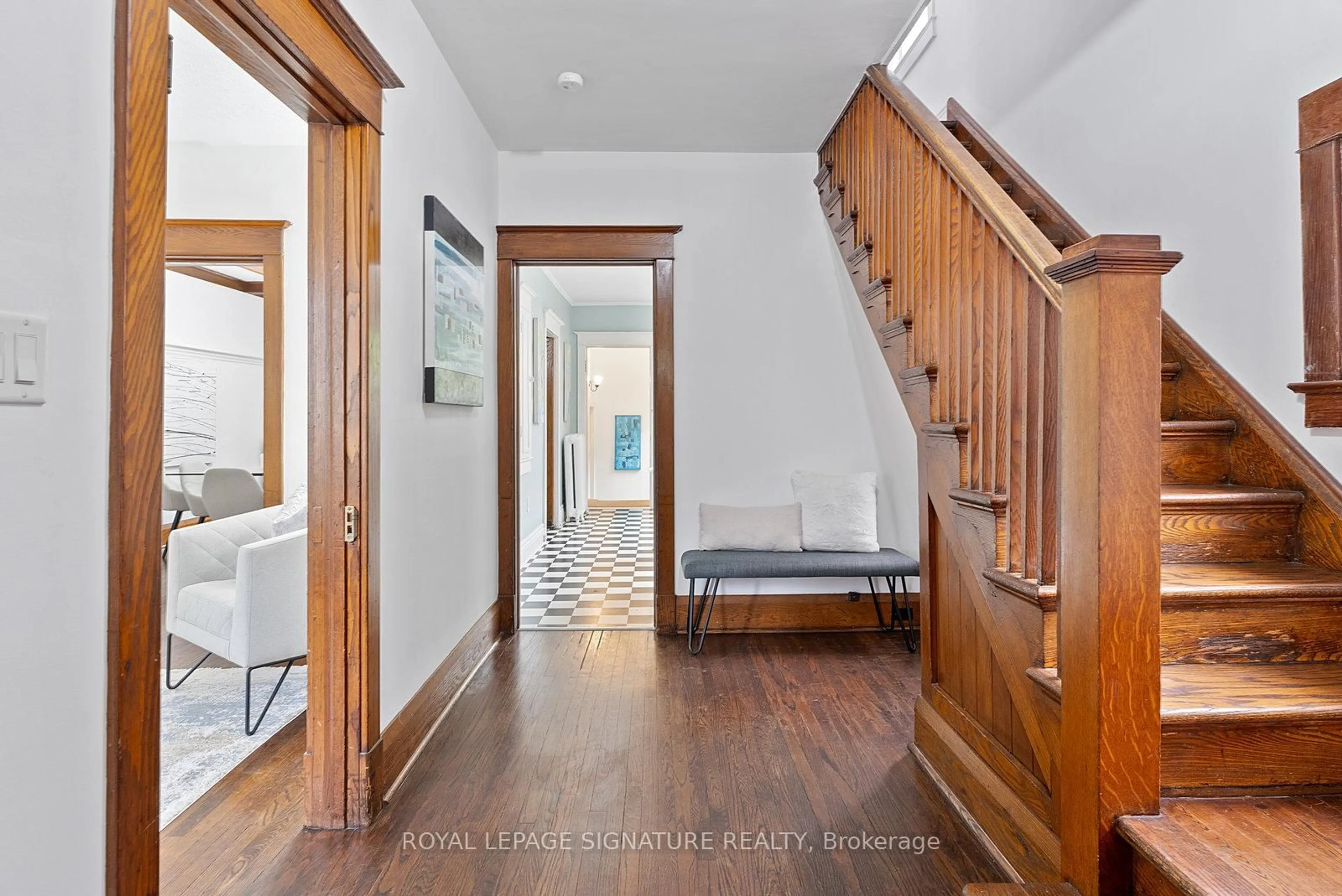 Indoor entryway for 9 Kennedy Ave, Toronto Ontario M6S 2X6