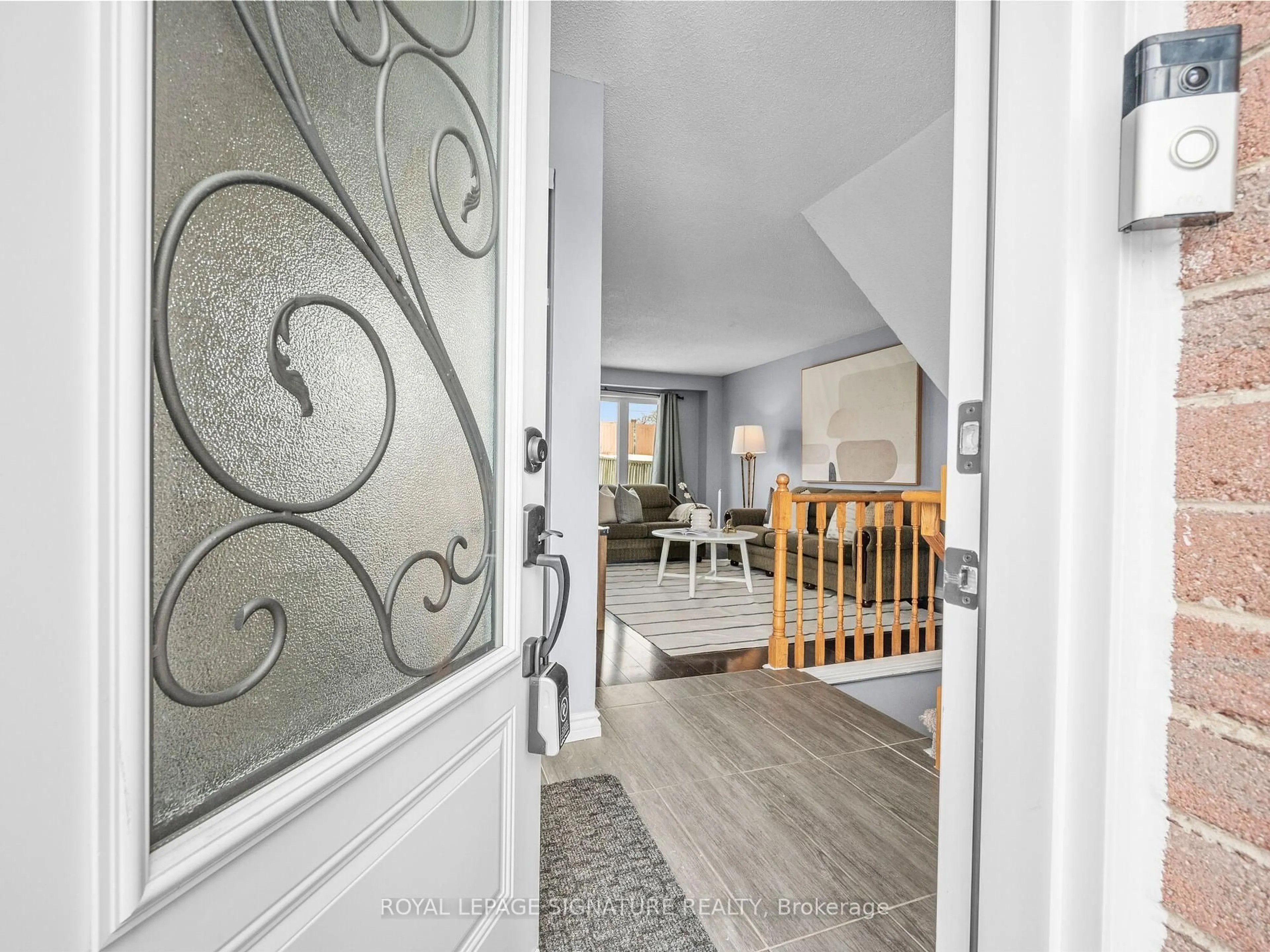 Indoor entryway for 46 Northgate Blvd, Brampton Ontario L6S 4A6