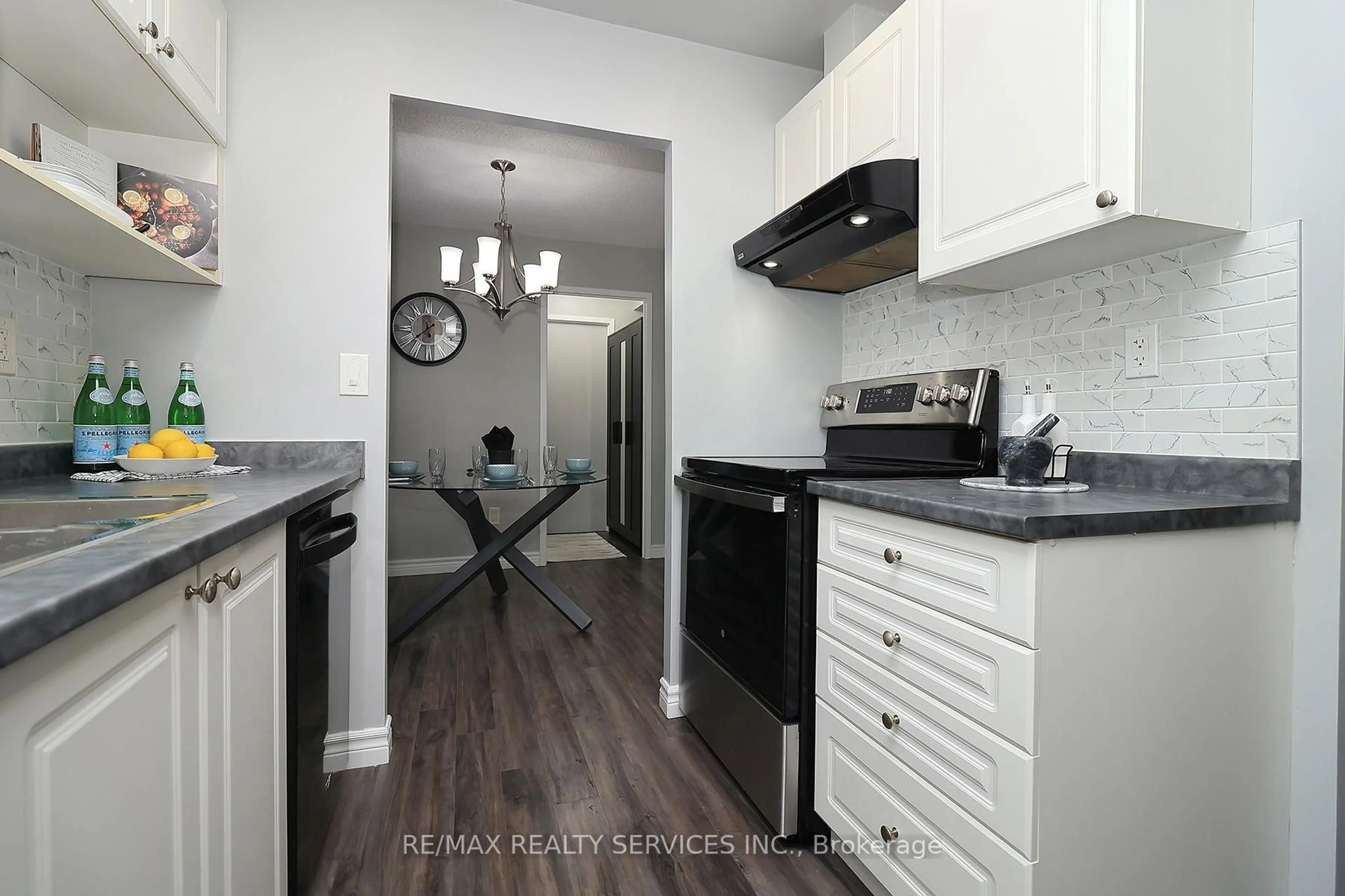 Unknown for 2095 Roche Crt #132, Mississauga Ontario L5K 2C8