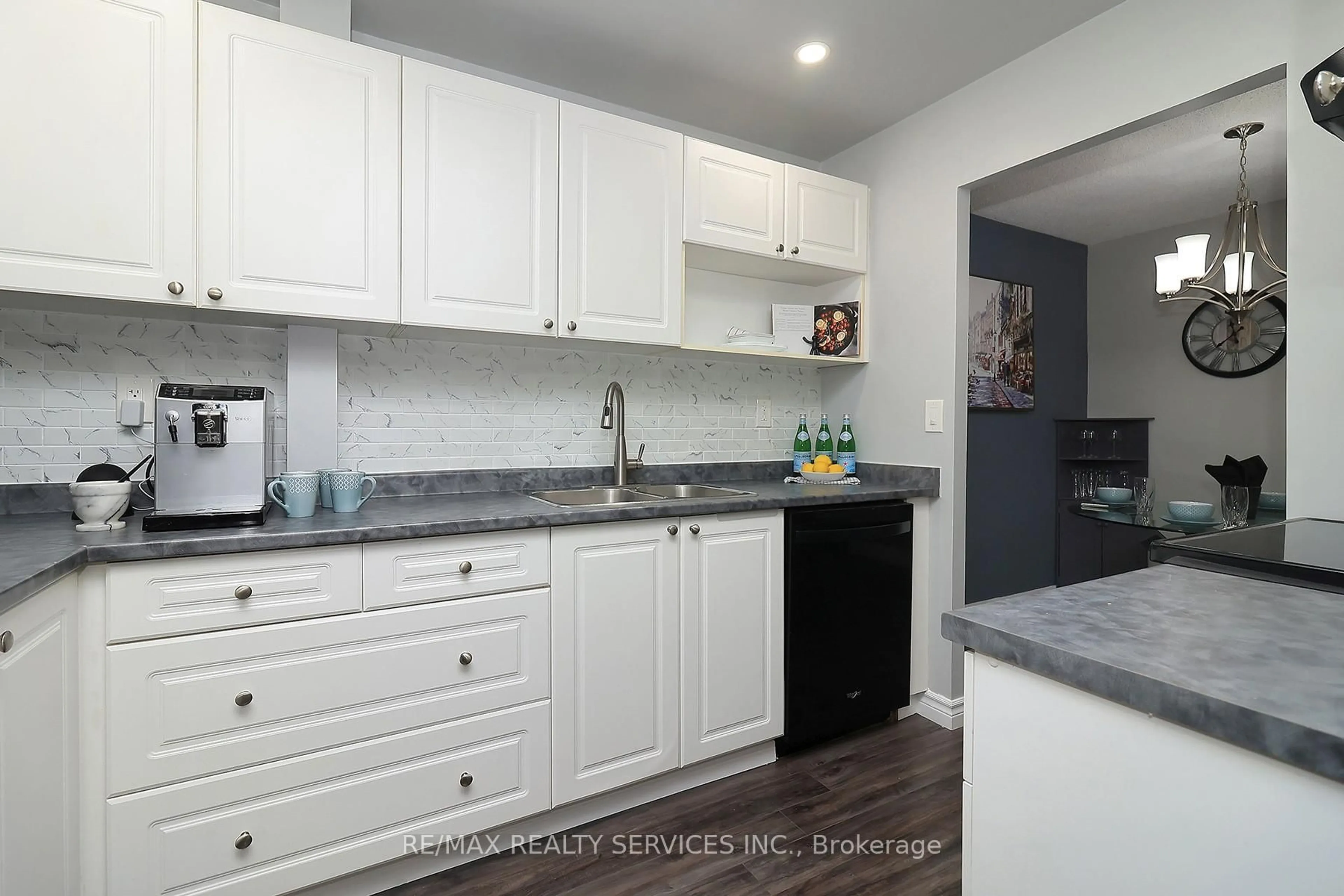 Unknown for 2095 Roche Crt #132, Mississauga Ontario L5K 2C8