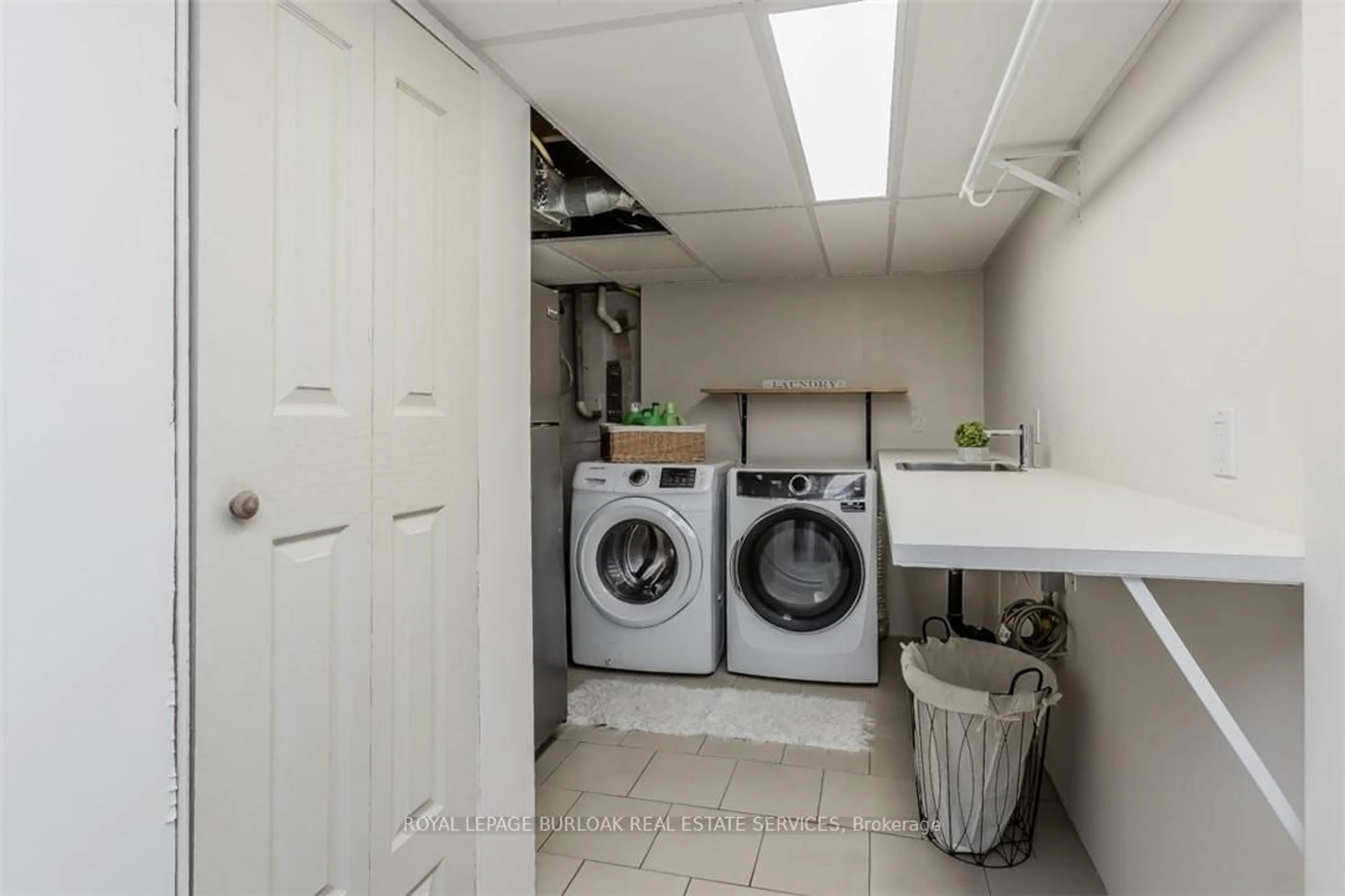 Laundry room for 5253 Bromley Rd, Burlington Ontario L7L 3G1