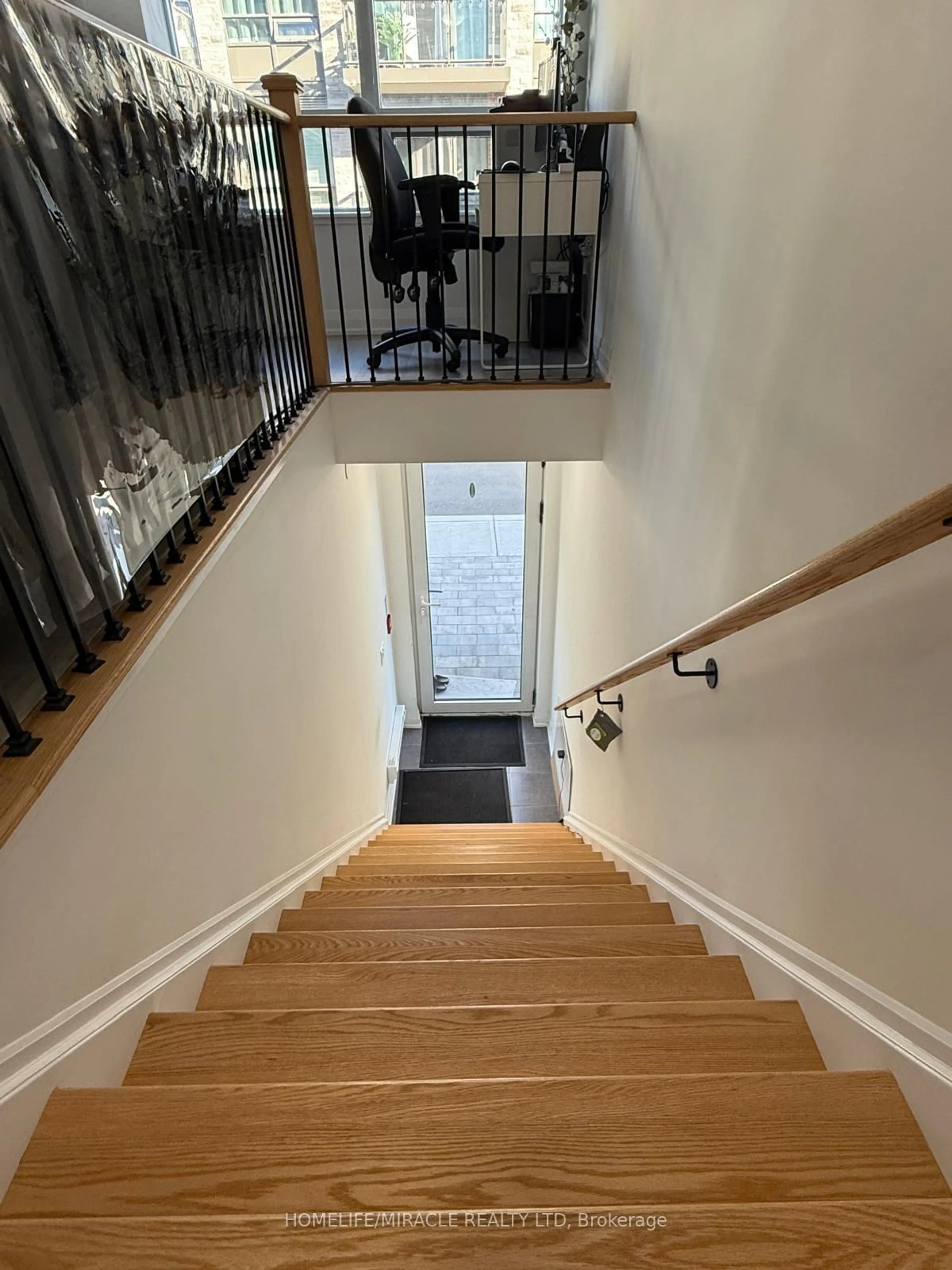 Stairs for 75 Attmar Dr #241, Brampton Ontario L6P 0Y6