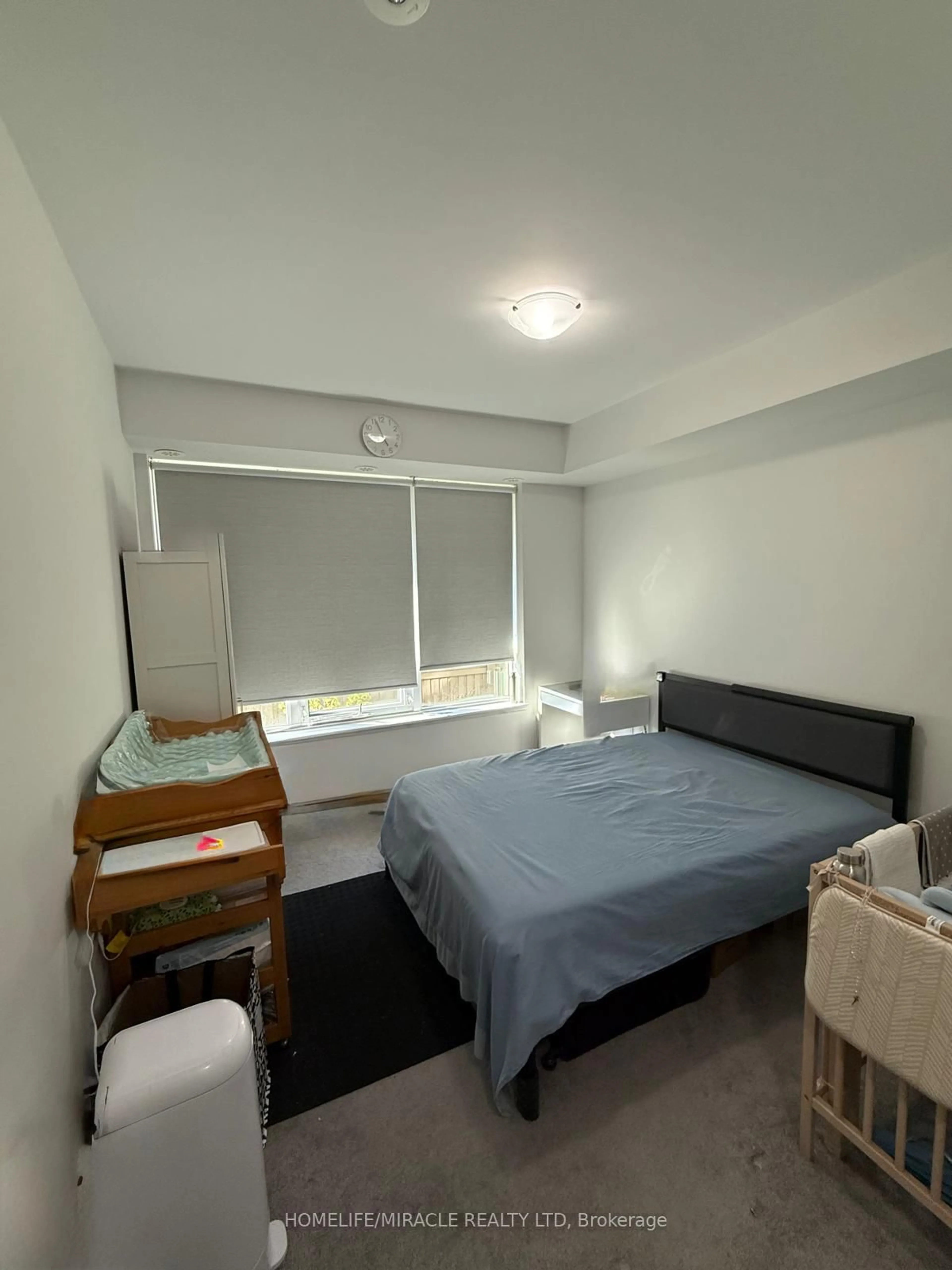 A pic of a room for 75 Attmar Dr #241, Brampton Ontario L6P 0Y6