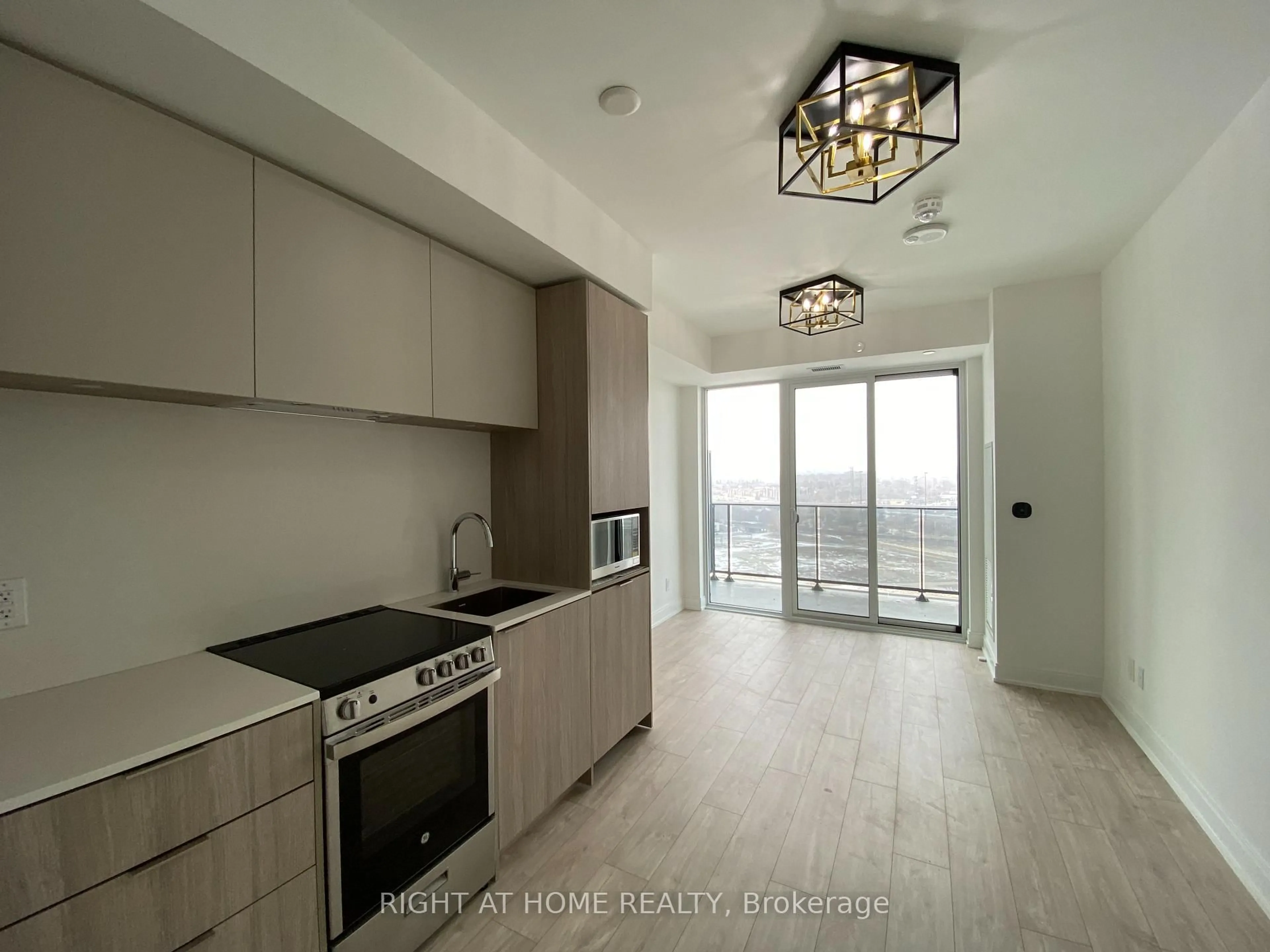 Open concept kitchen, unknown for 70 ANNIE CRAIG Dr #1810, Toronto Ontario M8V 0C5