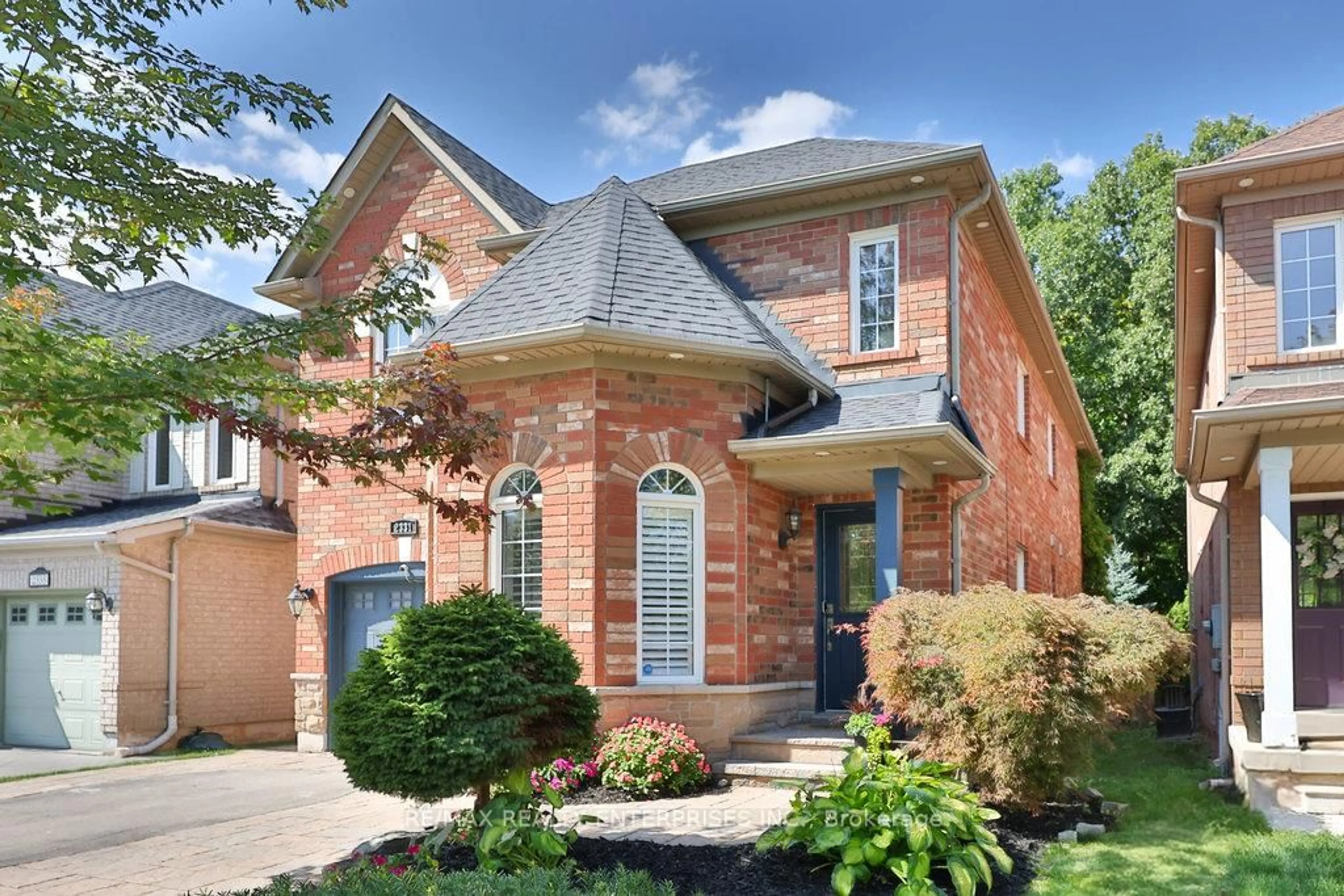 Home with brick exterior material, street for 2331 Stillmeadow Rd, Oakville Ontario L6M 4C8