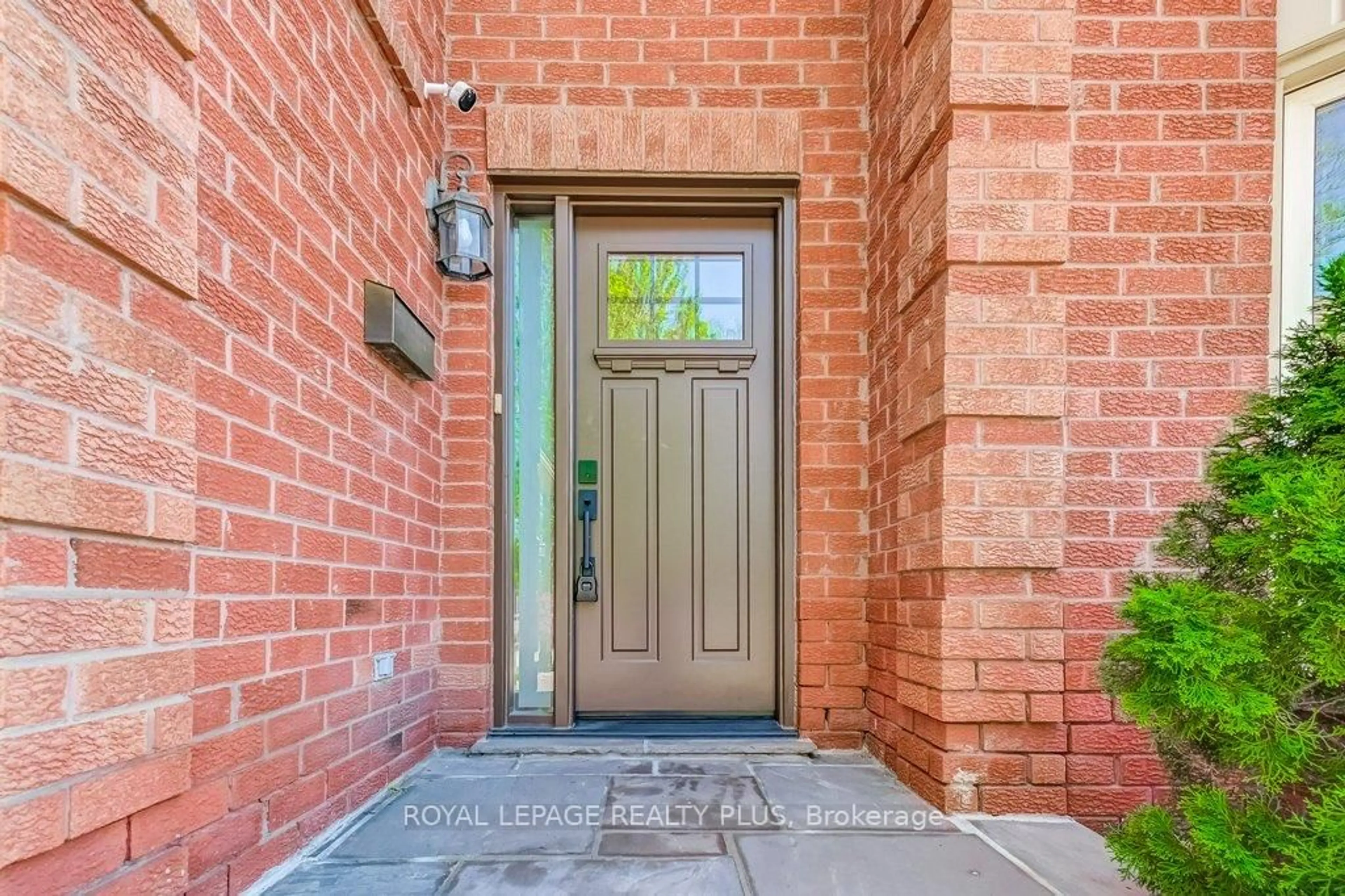 Indoor entryway for 6622 Snow Goose Lane, Mississauga Ontario L5N 5H5