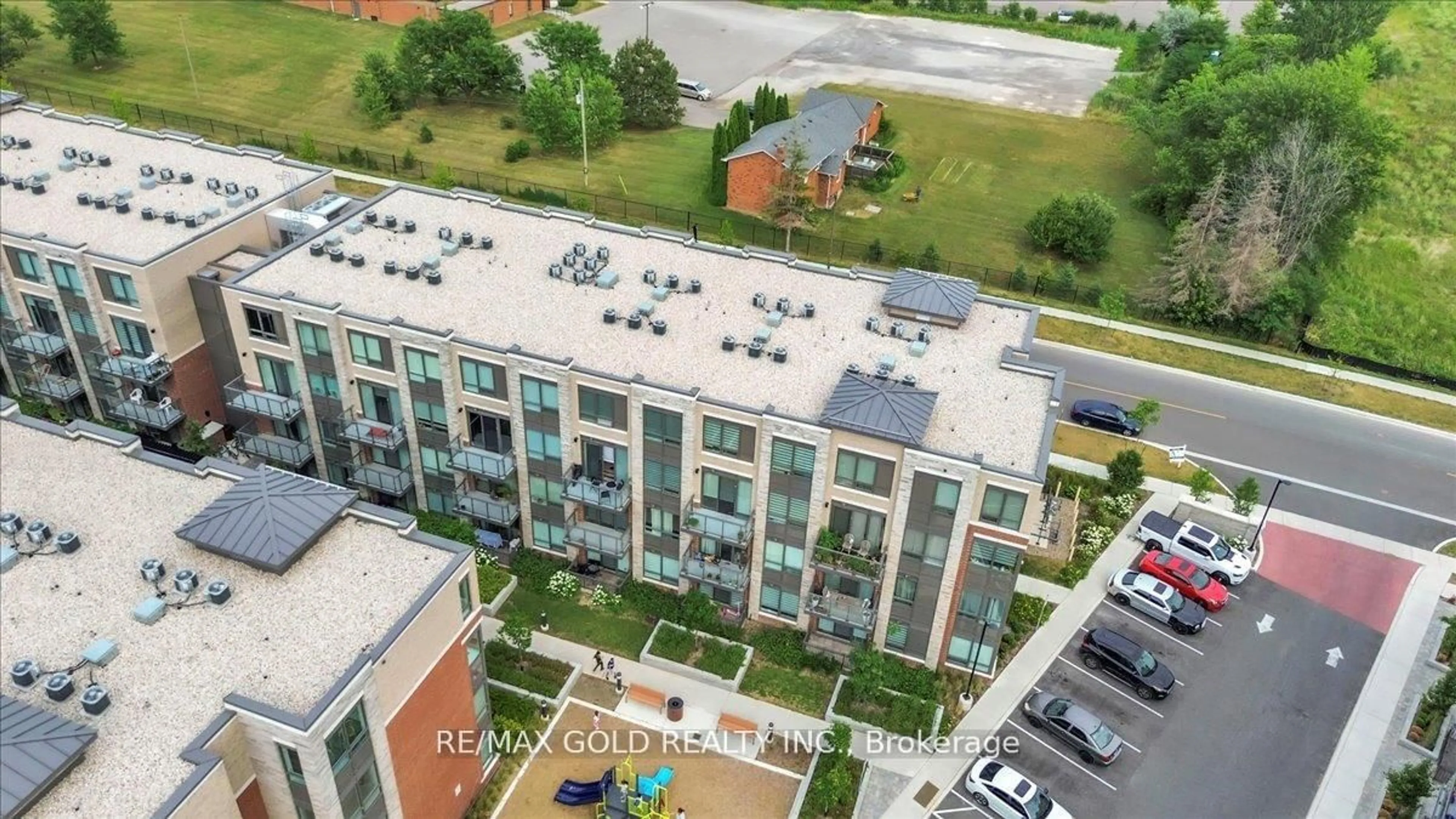 A pic from outside/outdoor area/front of a property/back of a property/a pic from drone, city buildings view from balcony for 95 Attmar Dr #307, Brampton Ontario L6P 0Y6