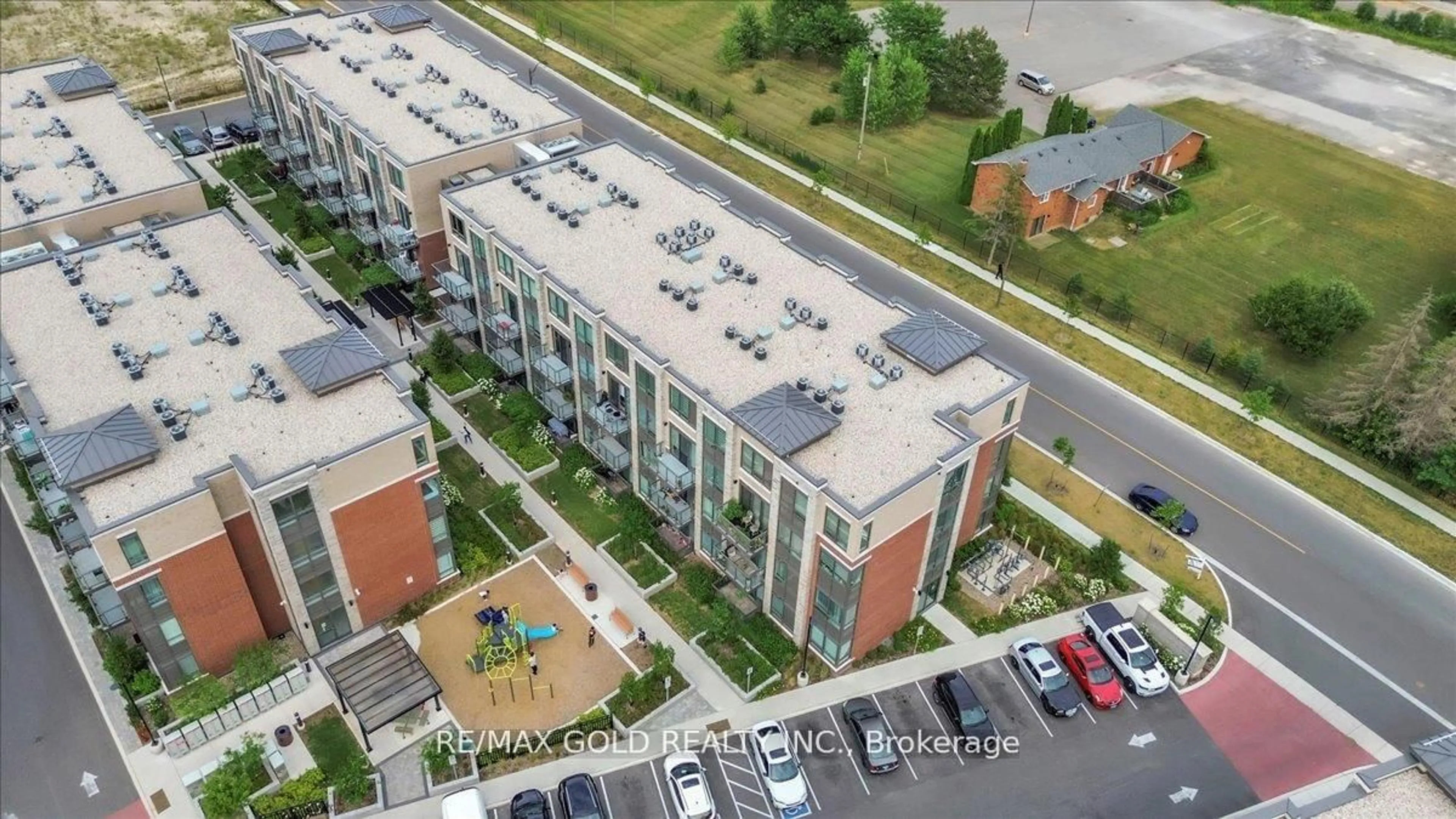 A pic from outside/outdoor area/front of a property/back of a property/a pic from drone, unknown for 95 Attmar Dr #307, Brampton Ontario L6P 0Y6