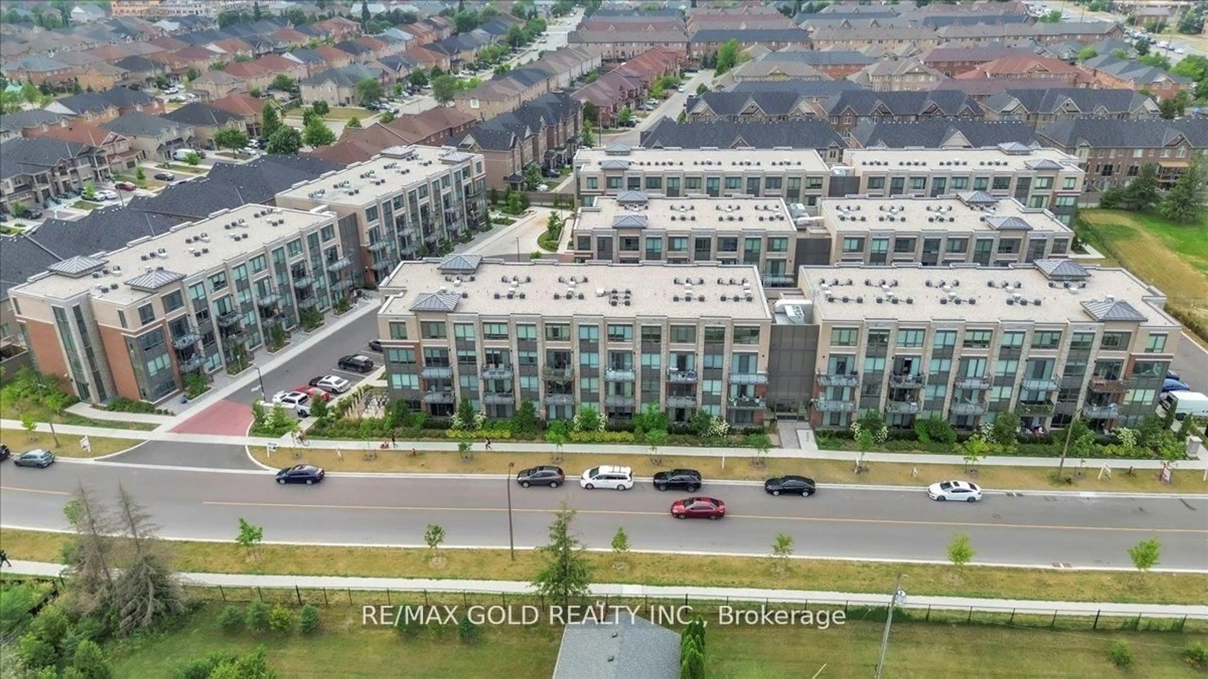A pic from outside/outdoor area/front of a property/back of a property/a pic from drone, unknown for 95 Attmar Dr #307, Brampton Ontario L6P 0Y6