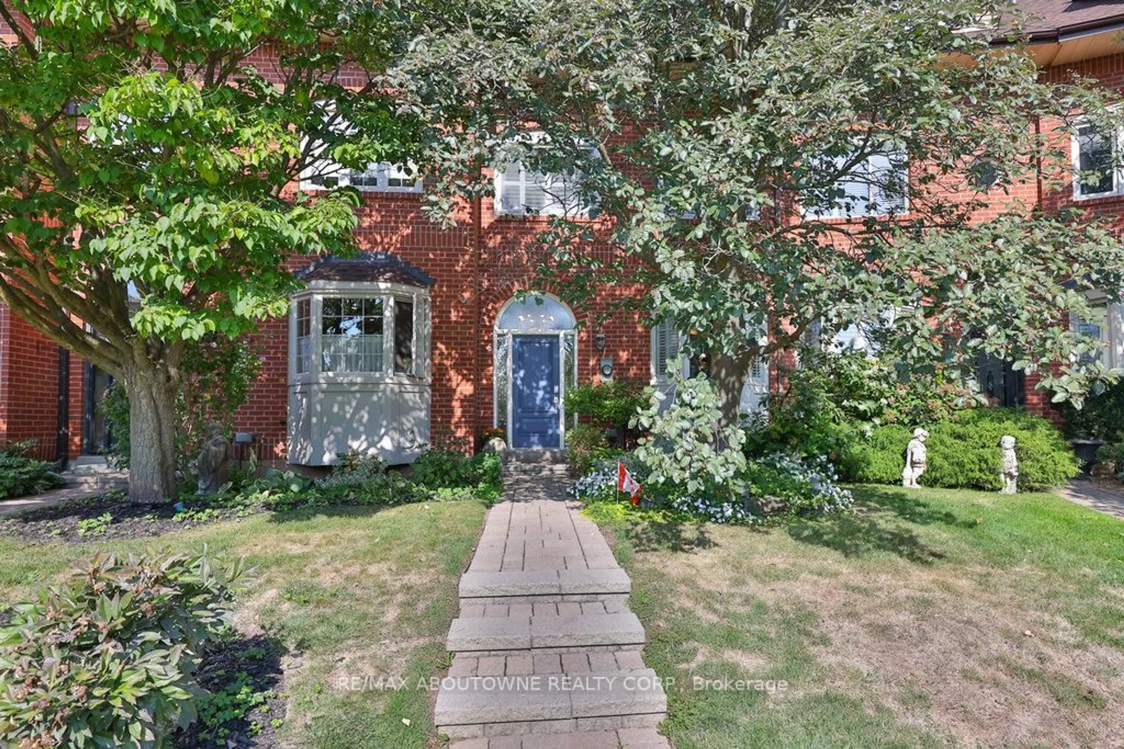 Unknown for 68 Tradewind Dr, Oakville Ontario L6L 6K9