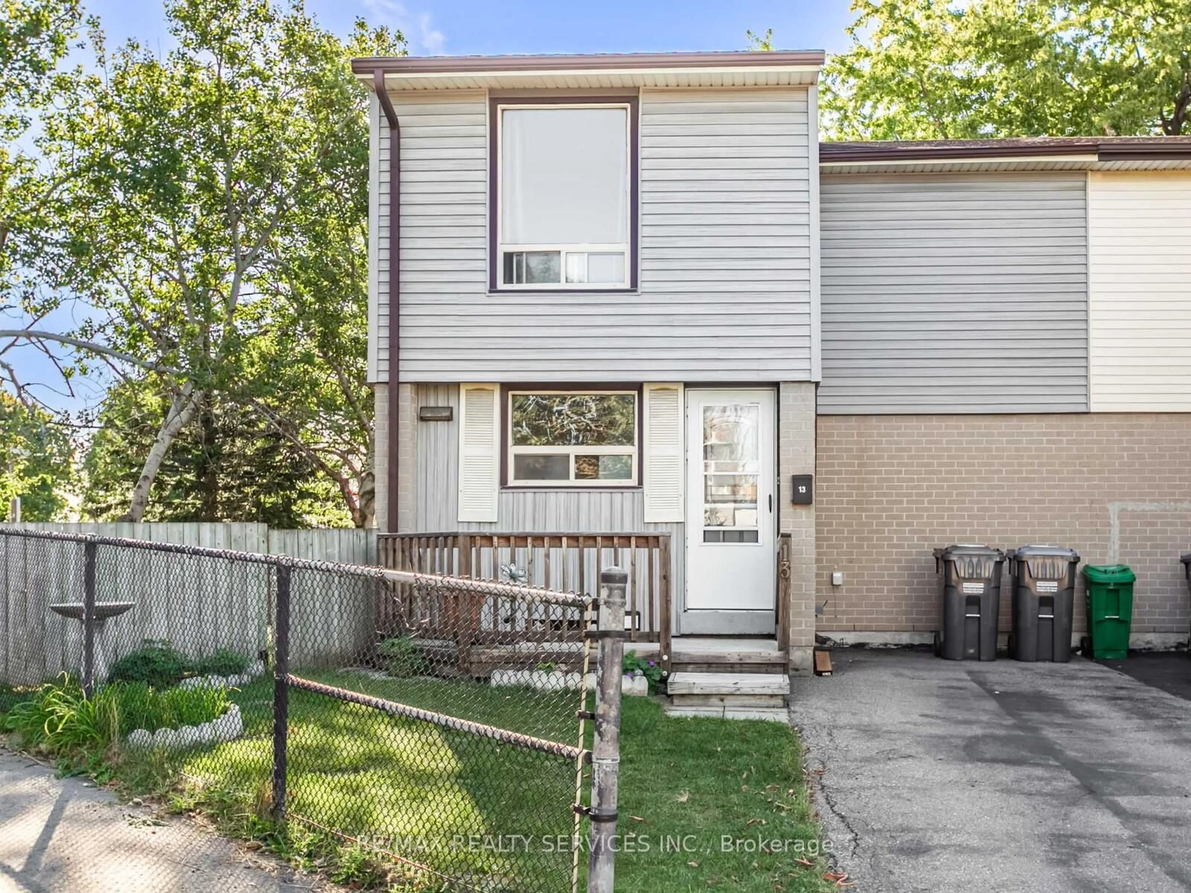 Home with vinyl exterior material, street for 13 Gold Pine Crt, Brampton Ontario L6S 2K6