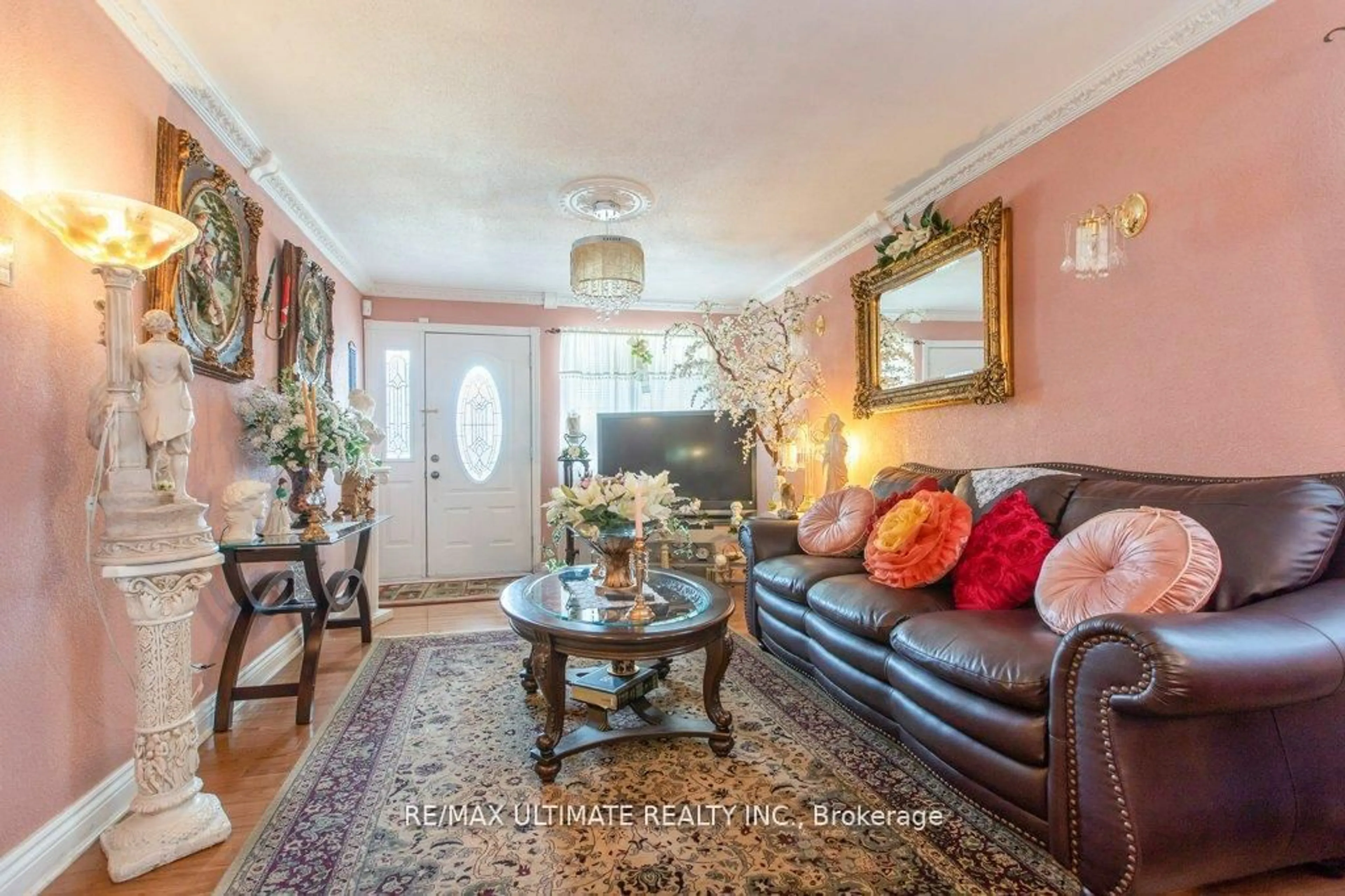 Living room with furniture, unknown for 110 Aileen Ave, Toronto Ontario M6M 1E9