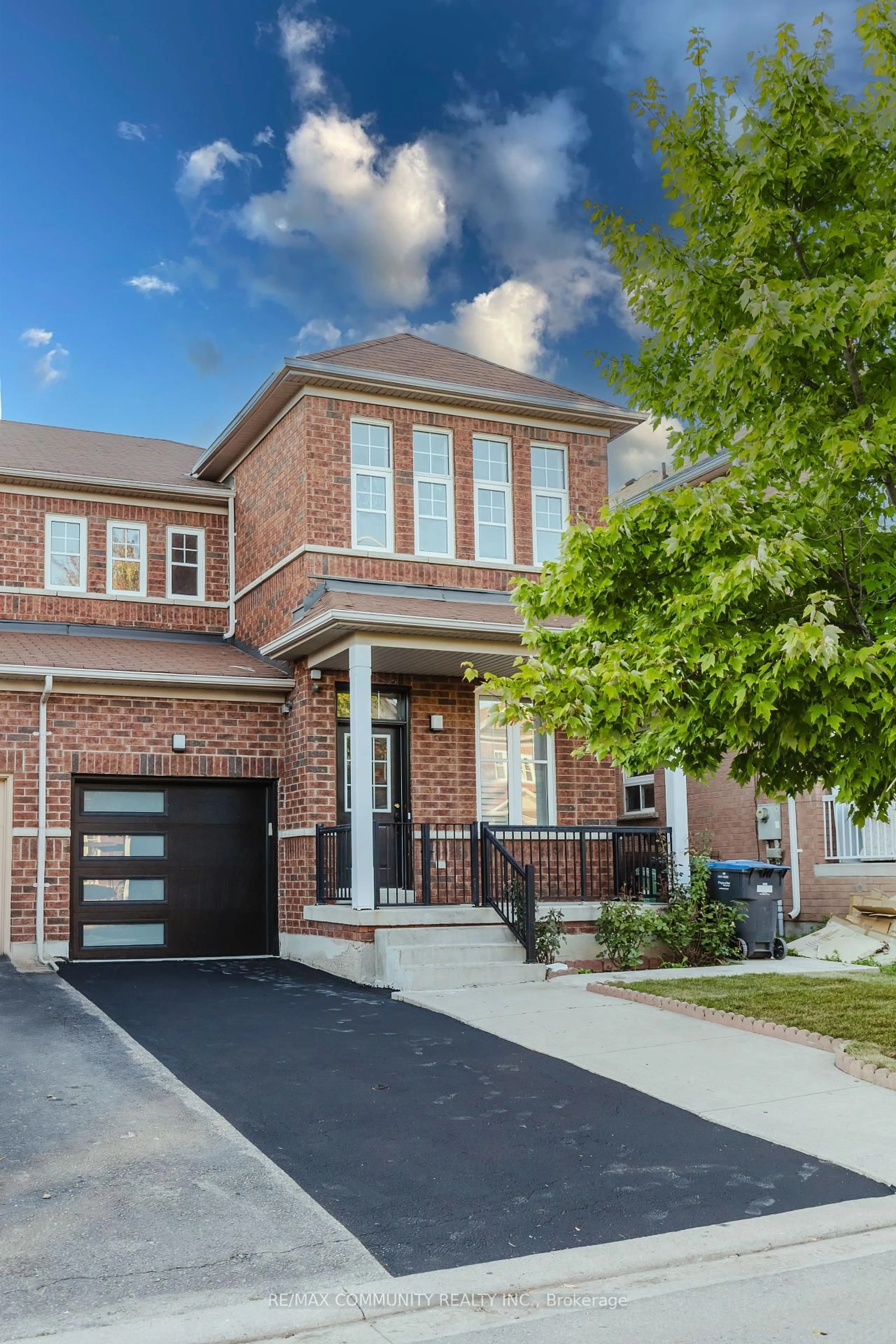 Home with brick exterior material, street for 26 Ashdale Rd, Brampton Ontario L6Y 5M7