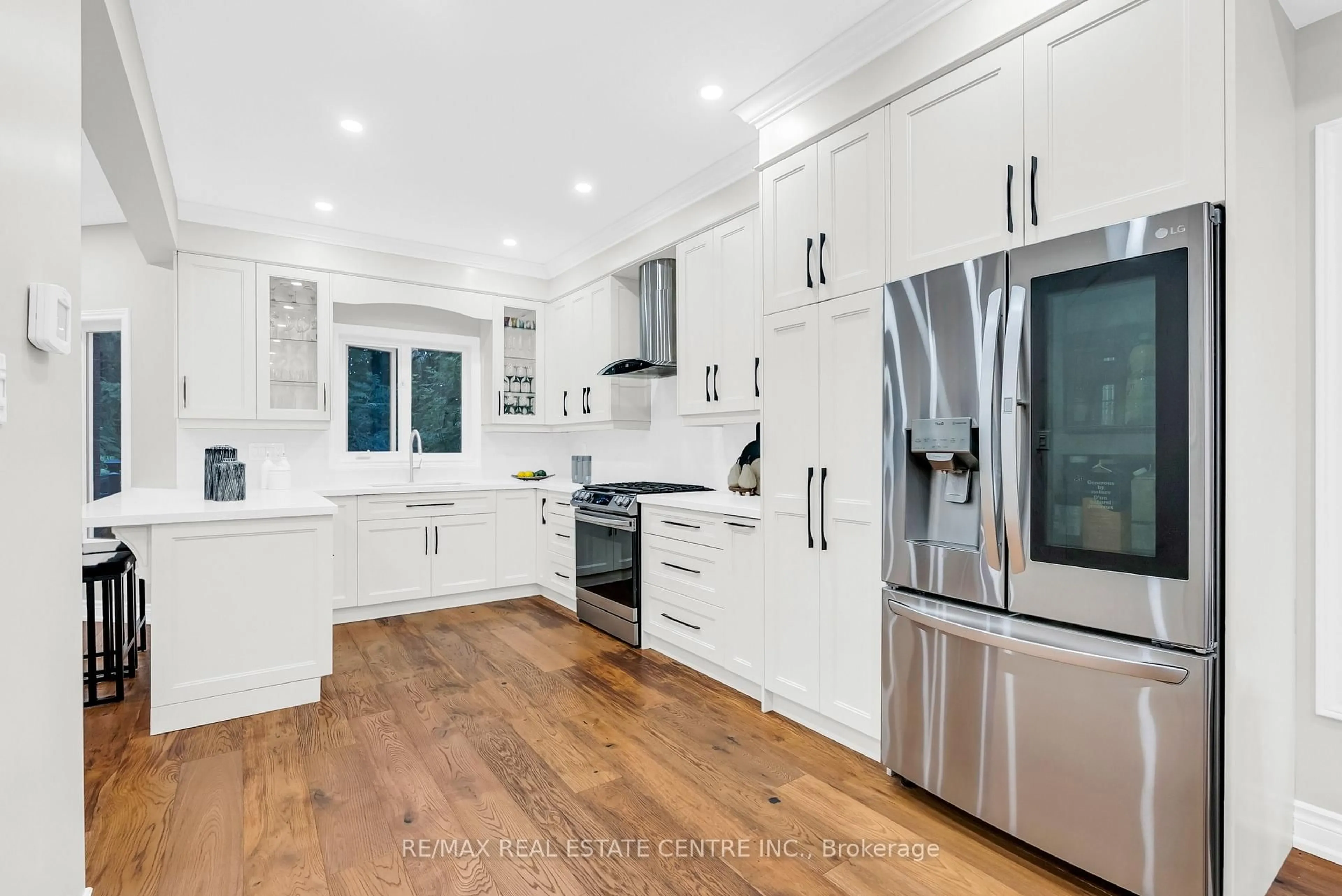 Open concept kitchen, unknown for 7173 Waldorf Way, Mississauga Ontario L5N 7R3