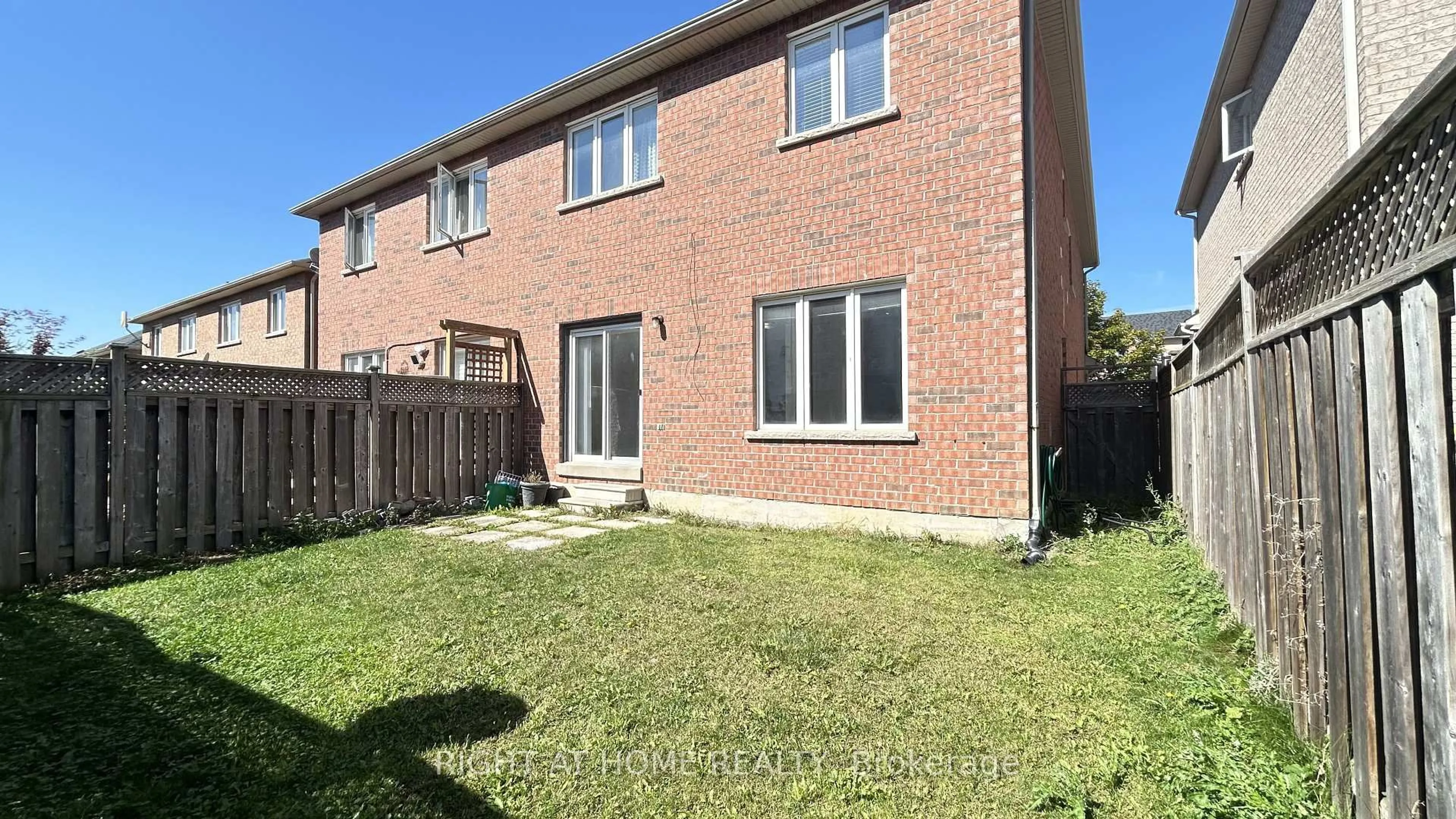 Unknown for 15 Krakow St, Brampton Ontario L6Y 0K9