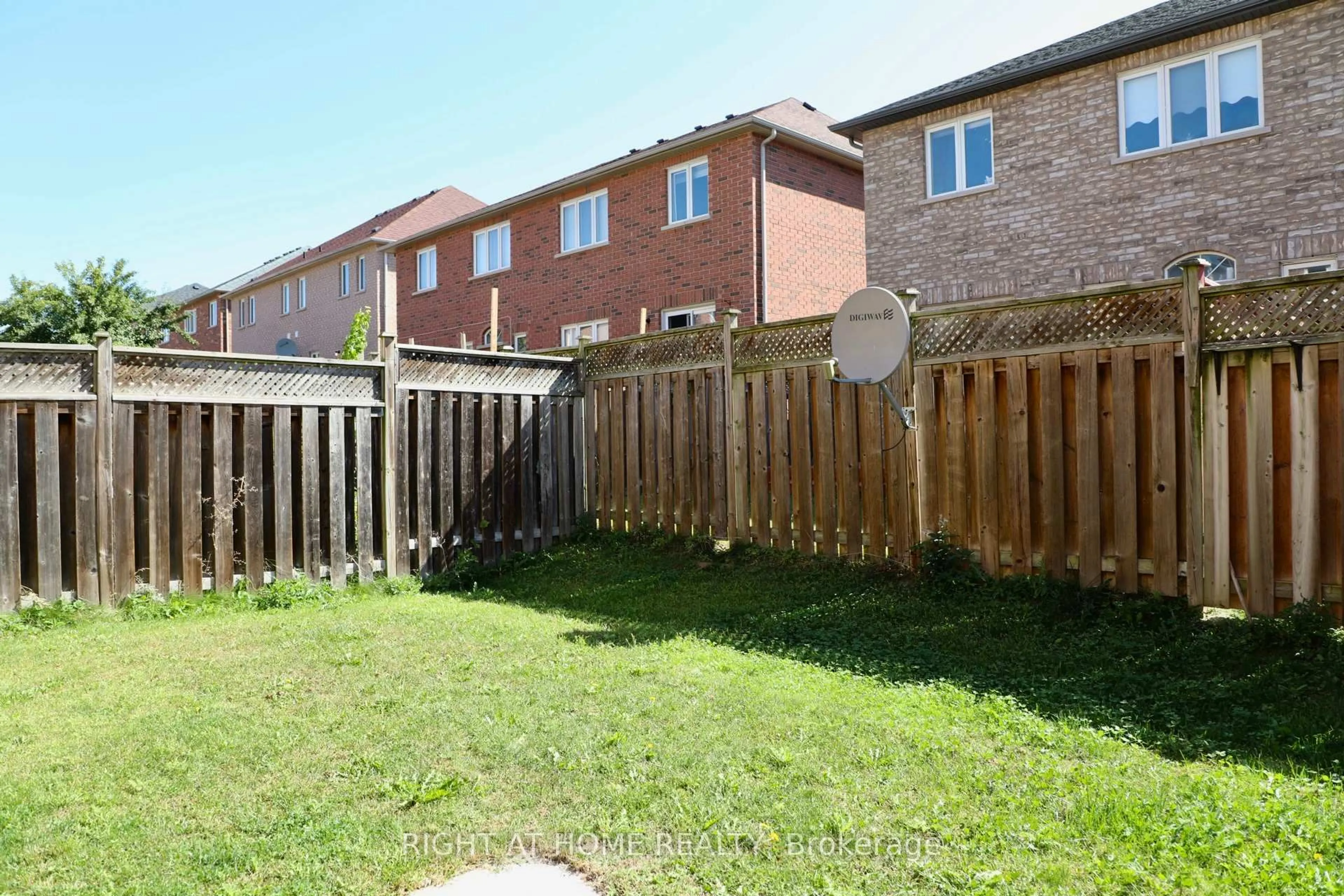 Patio, street for 15 Krakow St, Brampton Ontario L6Y 0K9