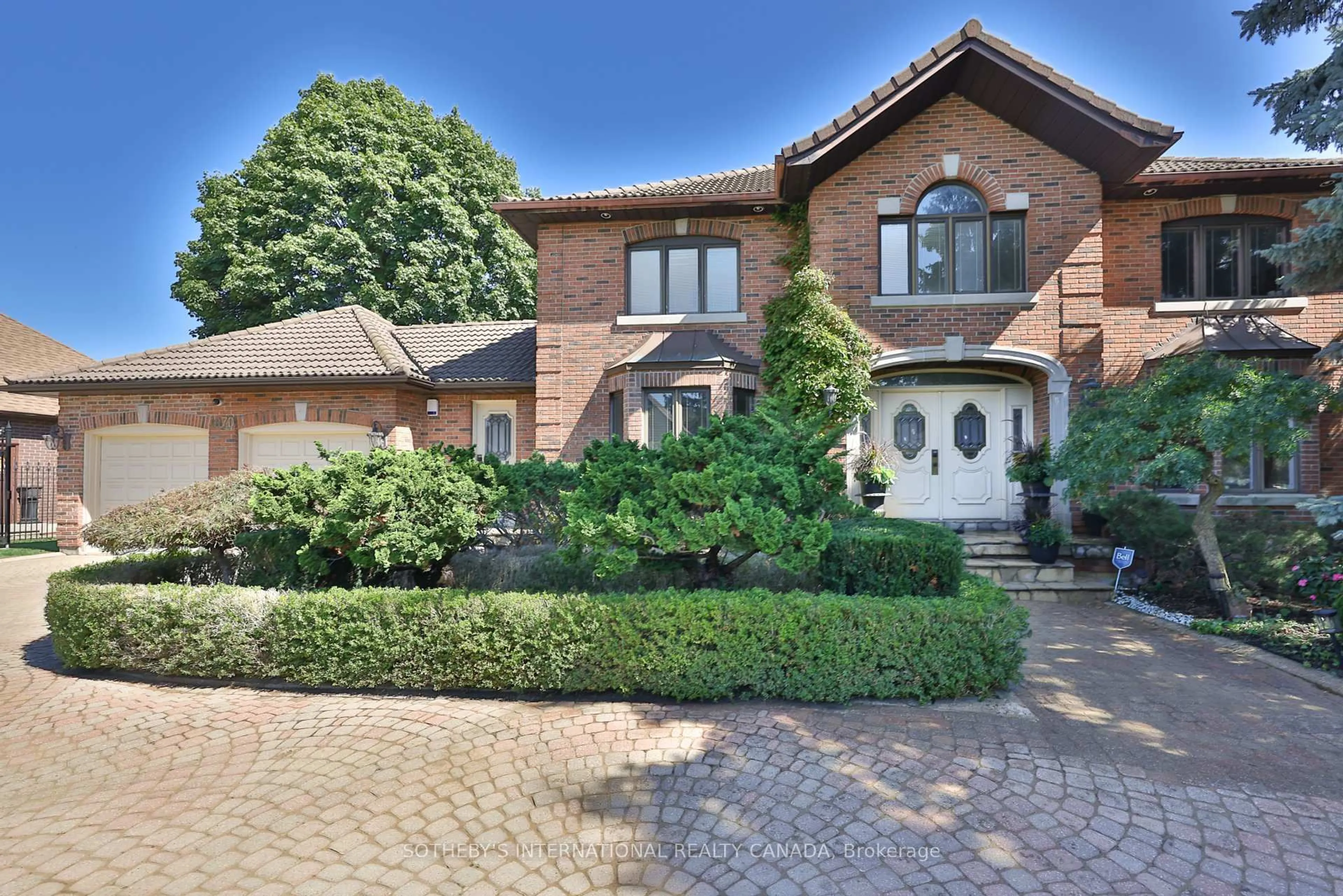 Home with brick exterior material, street for 1070 Geran Cres, Mississauga Ontario L5H 4A6