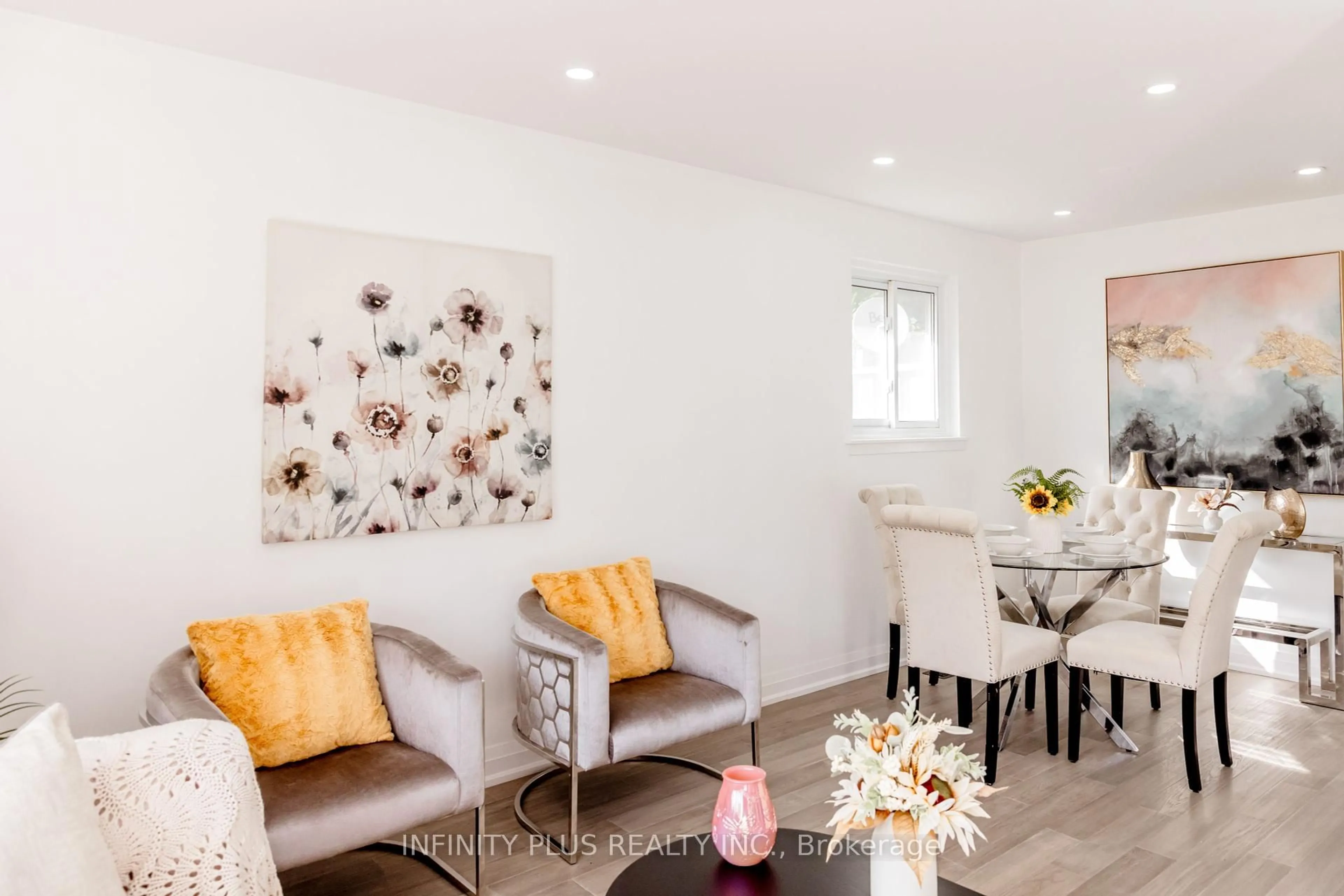 Living room with furniture, wood/laminate floor for 31 Autumn Blvd, Brampton Ontario L6T 2V3