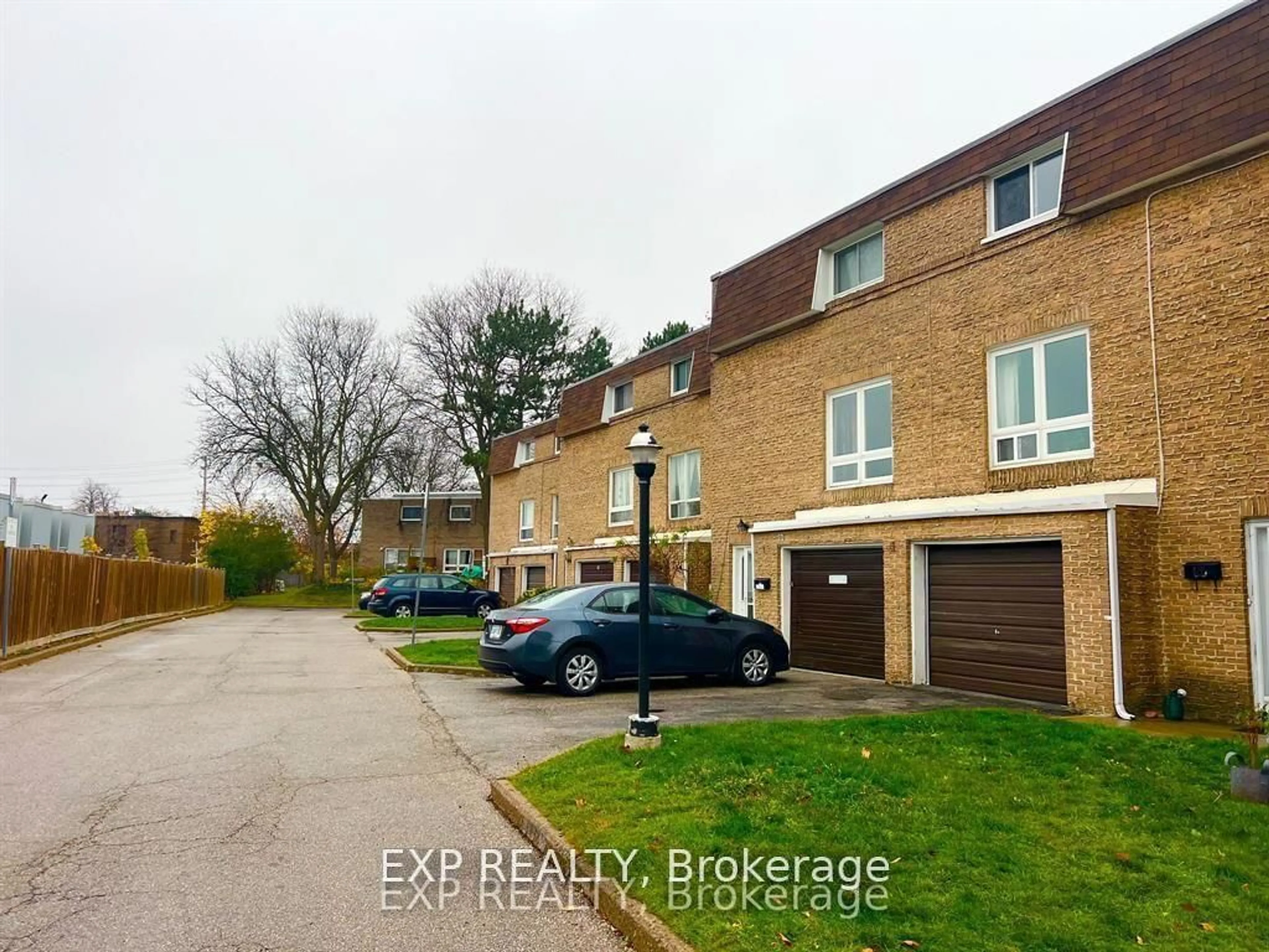 A pic from outside/outdoor area/front of a property/back of a property/a pic from drone, street for 39 Lexington Ave #57, Toronto Ontario M9V 2G4