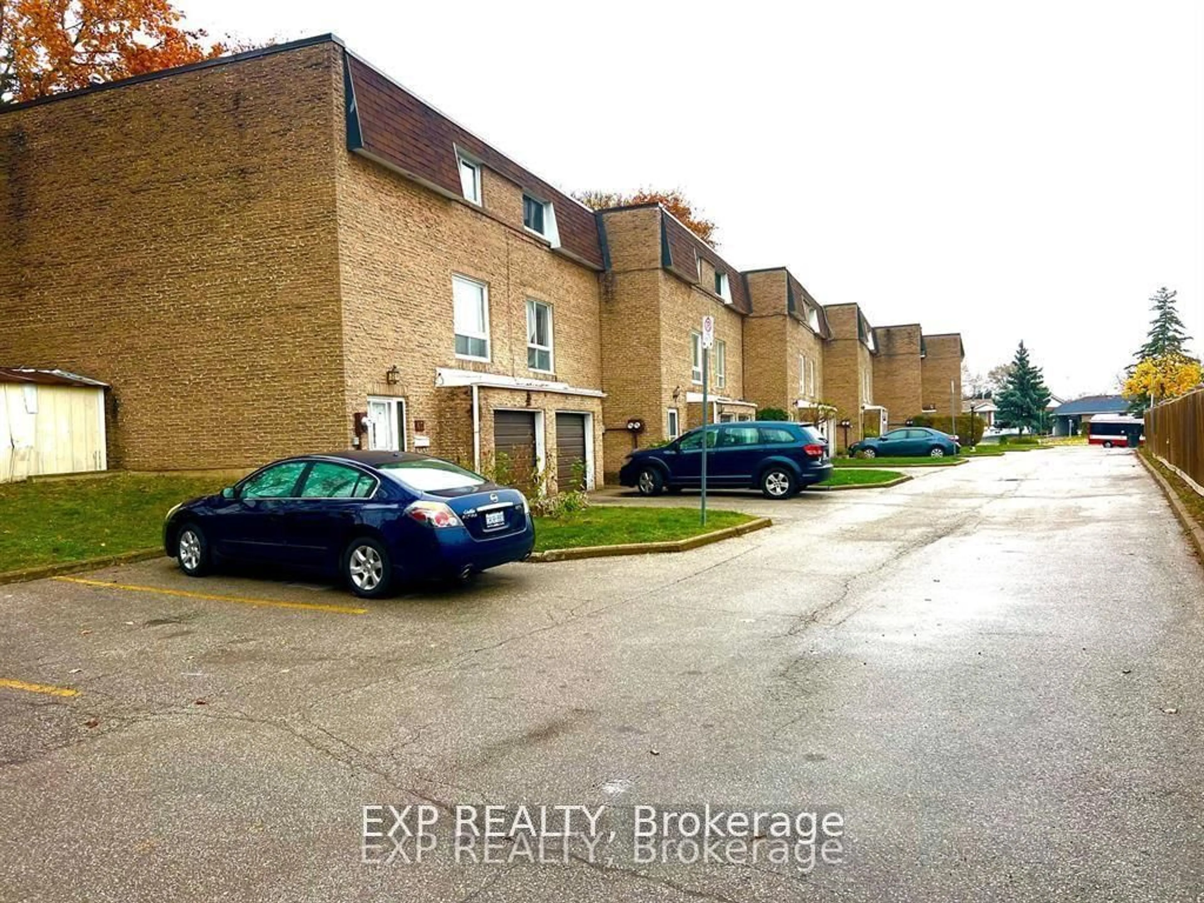 Blurry image for 39 Lexington Ave #57, Toronto Ontario M9V 2G4