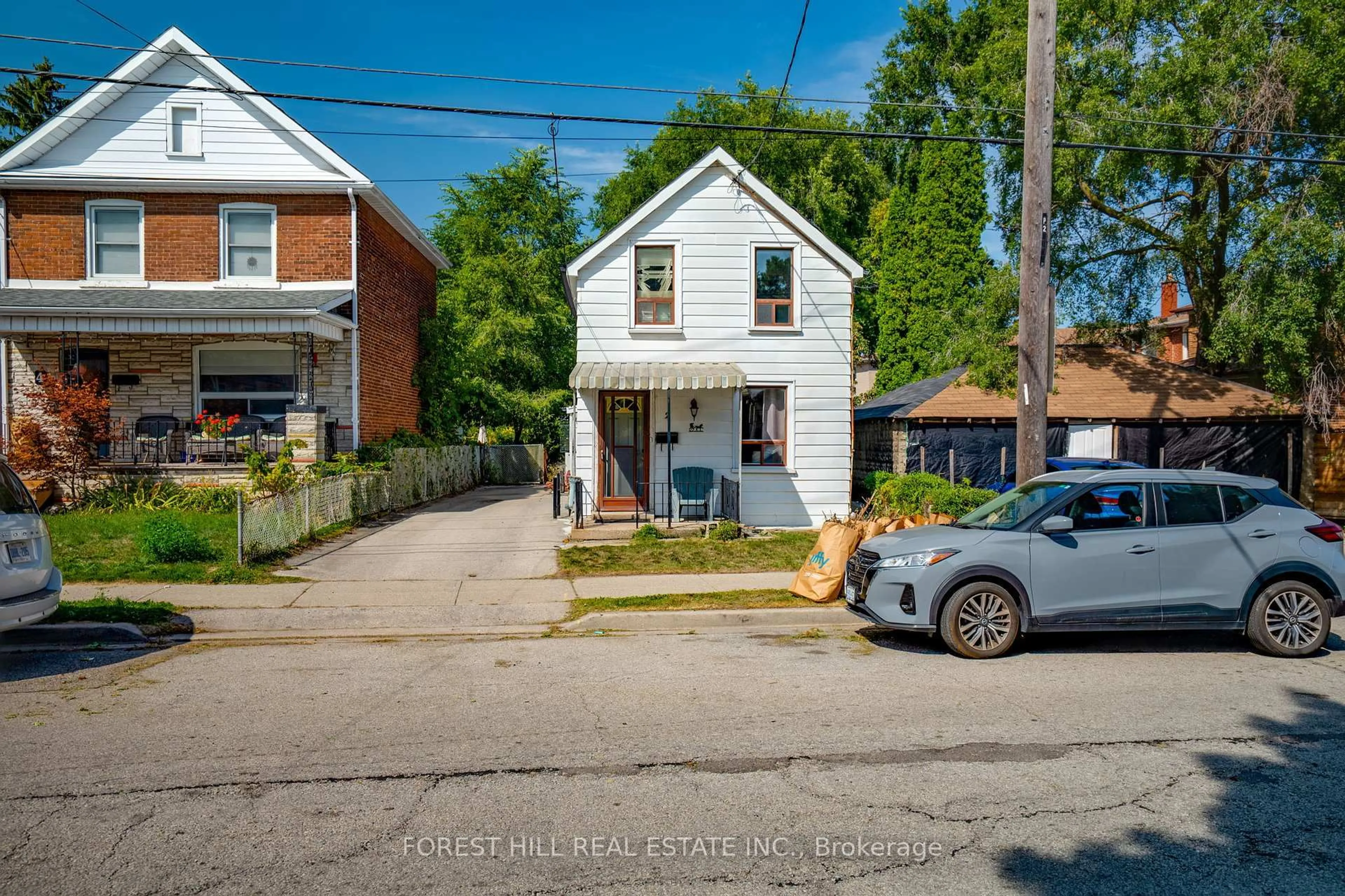 A pic from outside/outdoor area/front of a property/back of a property/a pic from drone, street for 2 Goldwin Ave, Toronto Ontario M6M 2C4