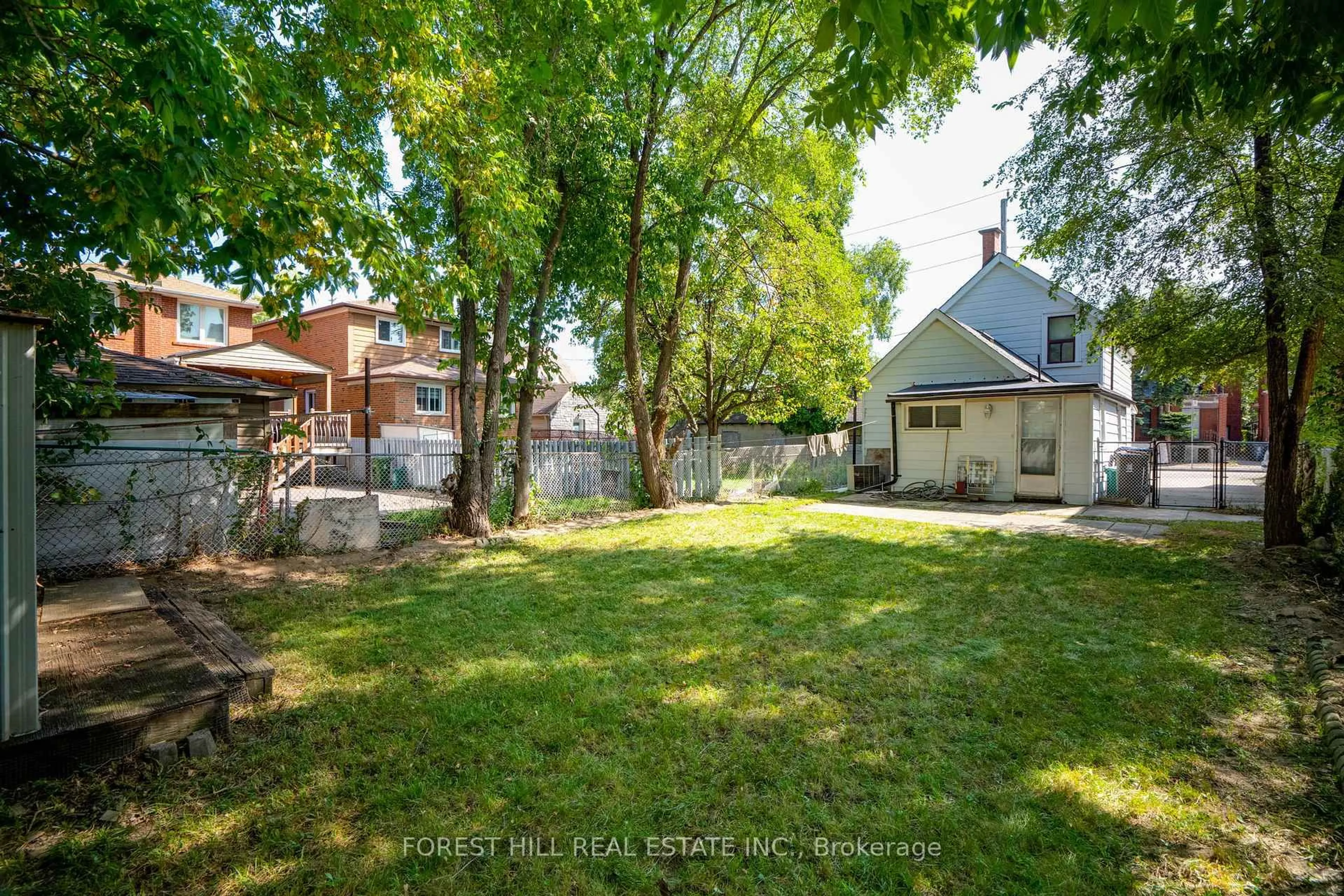 Patio, street for 2 Goldwin Ave, Toronto Ontario M6M 2C4