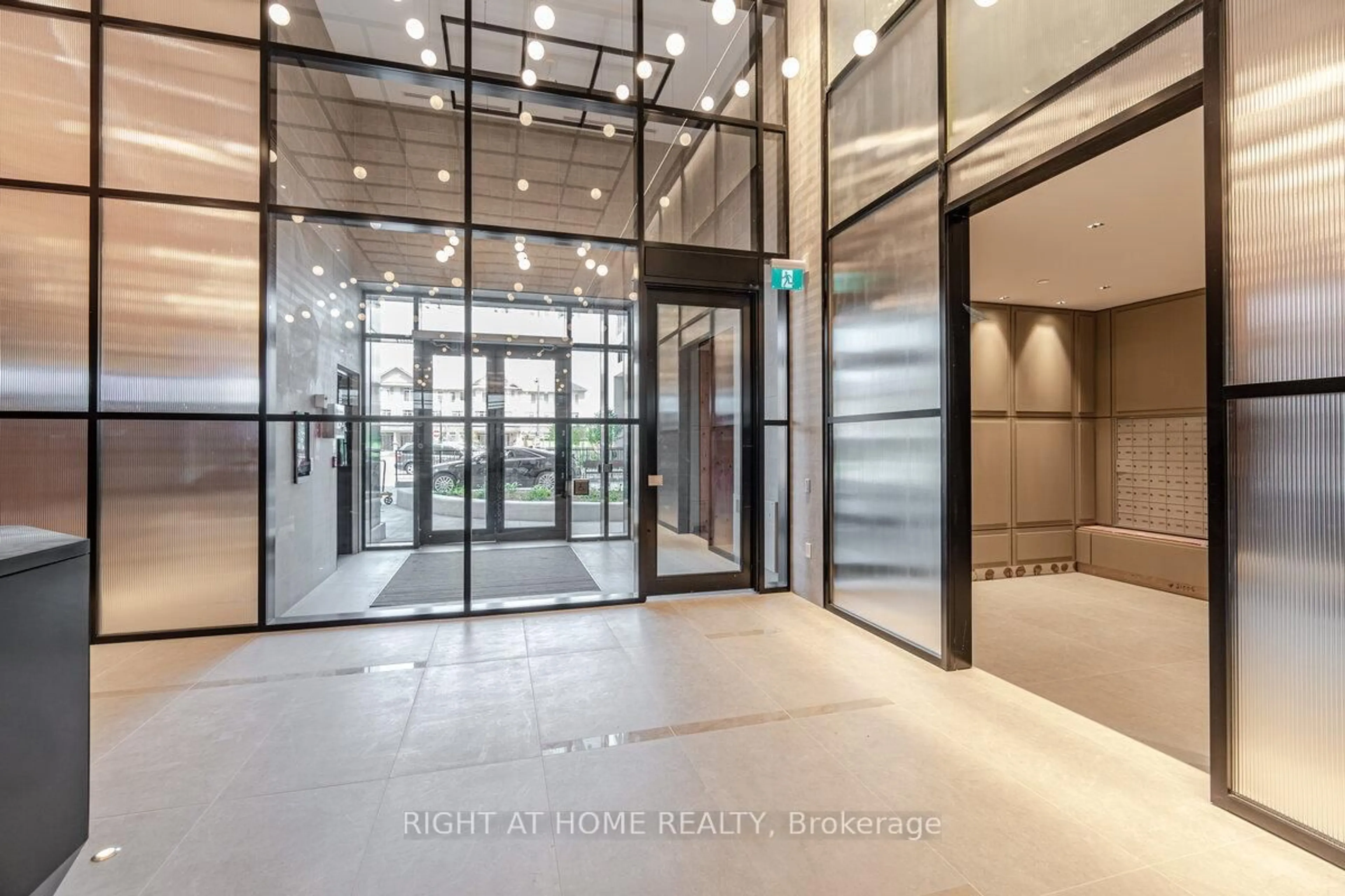 Indoor foyer for 3200 William Coltson Ave #602, Oakville Ontario L6H 7W6
