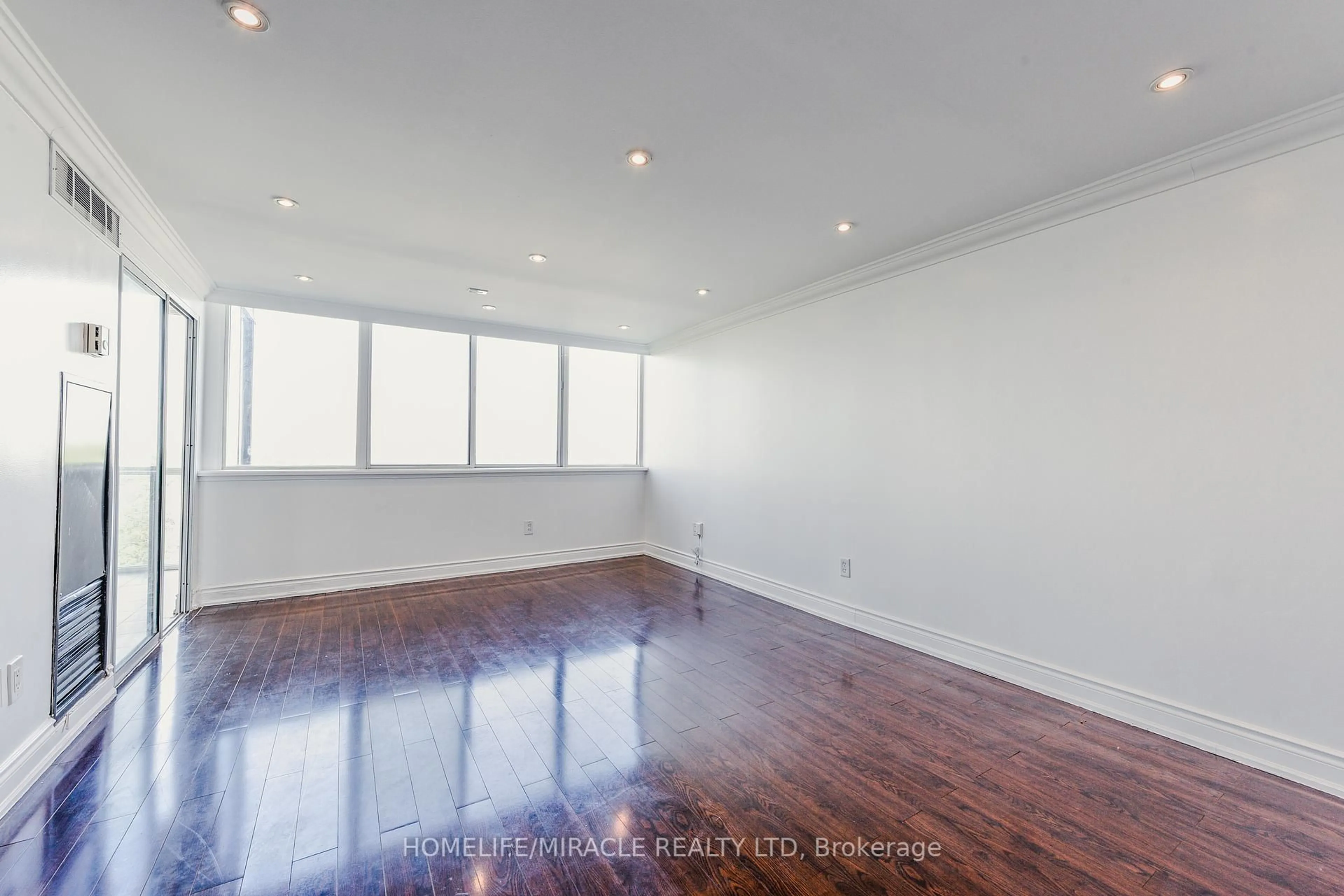 A pic of a room for 10 Markbrook Lane #909, Toronto Ontario M9V 5E3