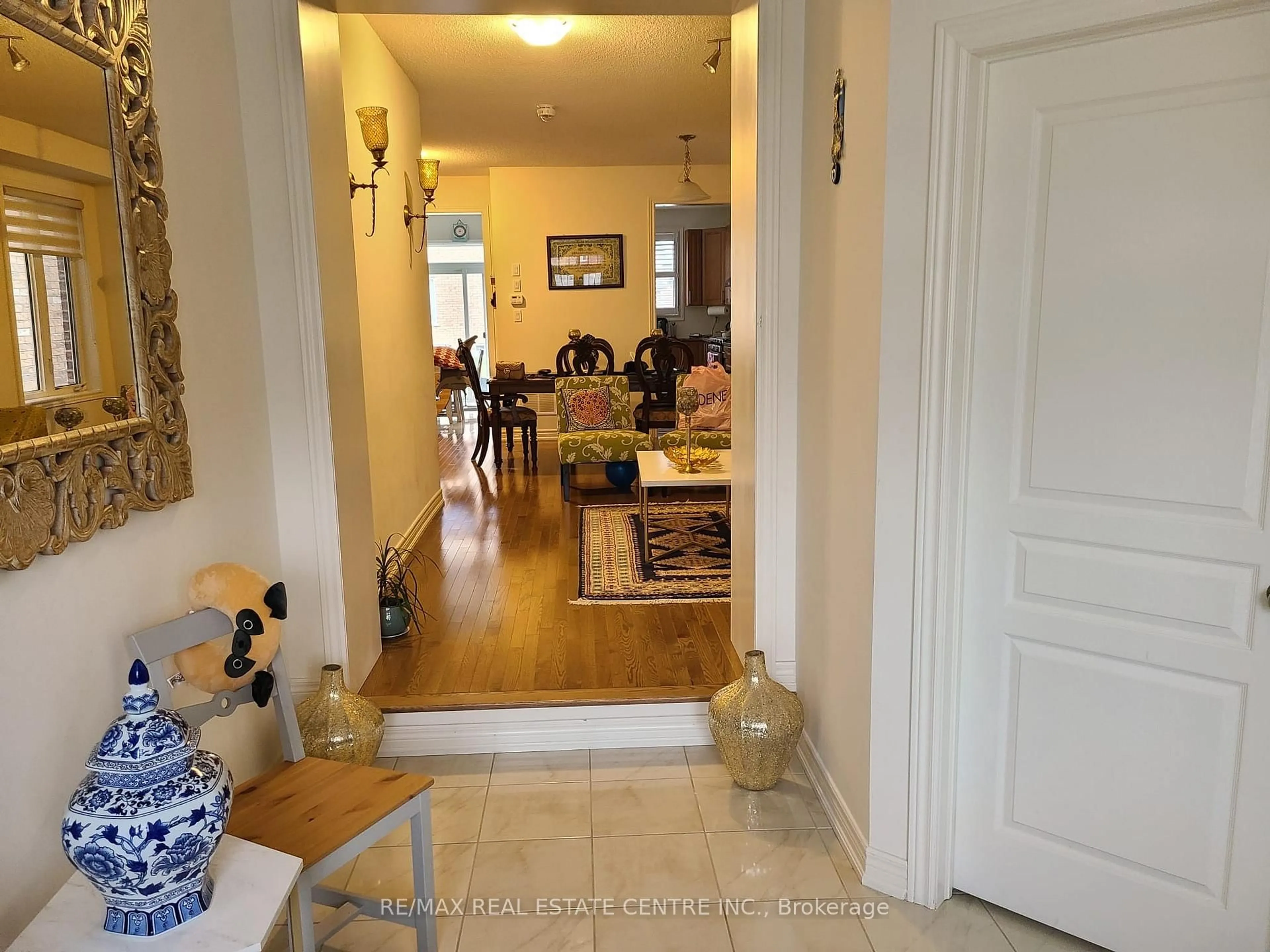 Indoor entryway for 80 Haverstock Cres, Brampton Ontario L7A 4E2