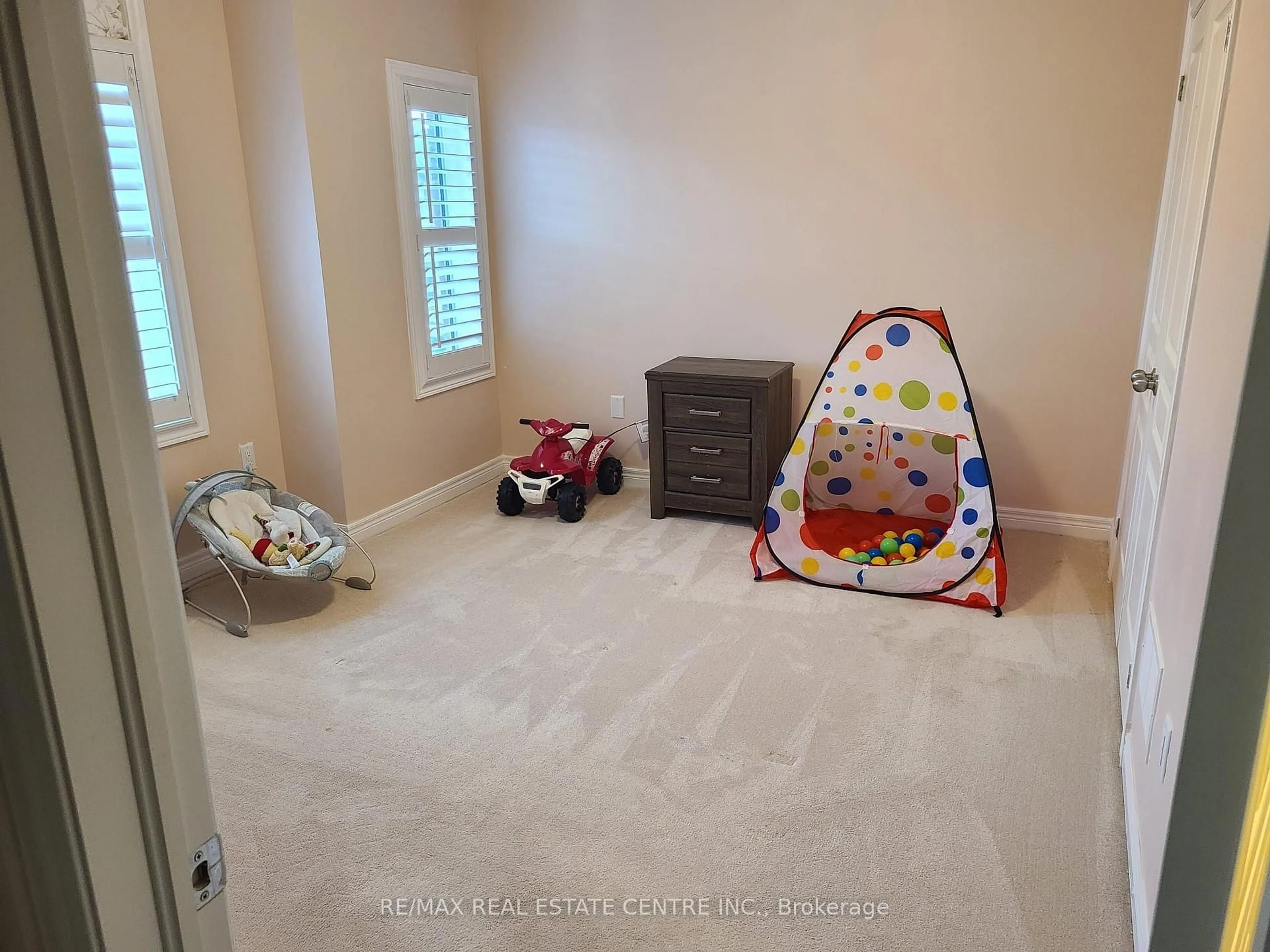 A pic of a room for 80 Haverstock Cres, Brampton Ontario L7A 4E2