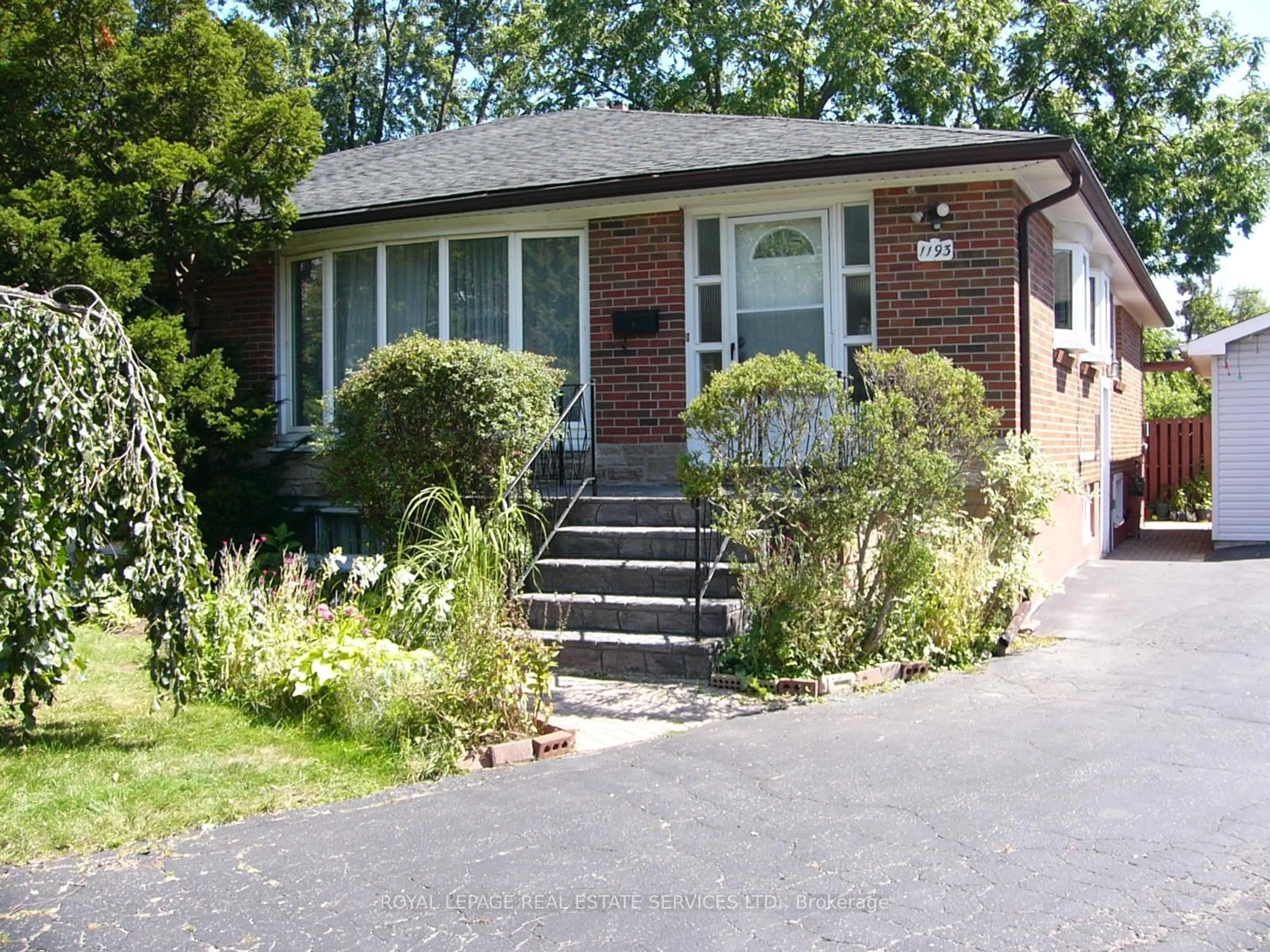 Home with brick exterior material, street for 1193 Ingledene Dr, Oakville Ontario L6H 2H8