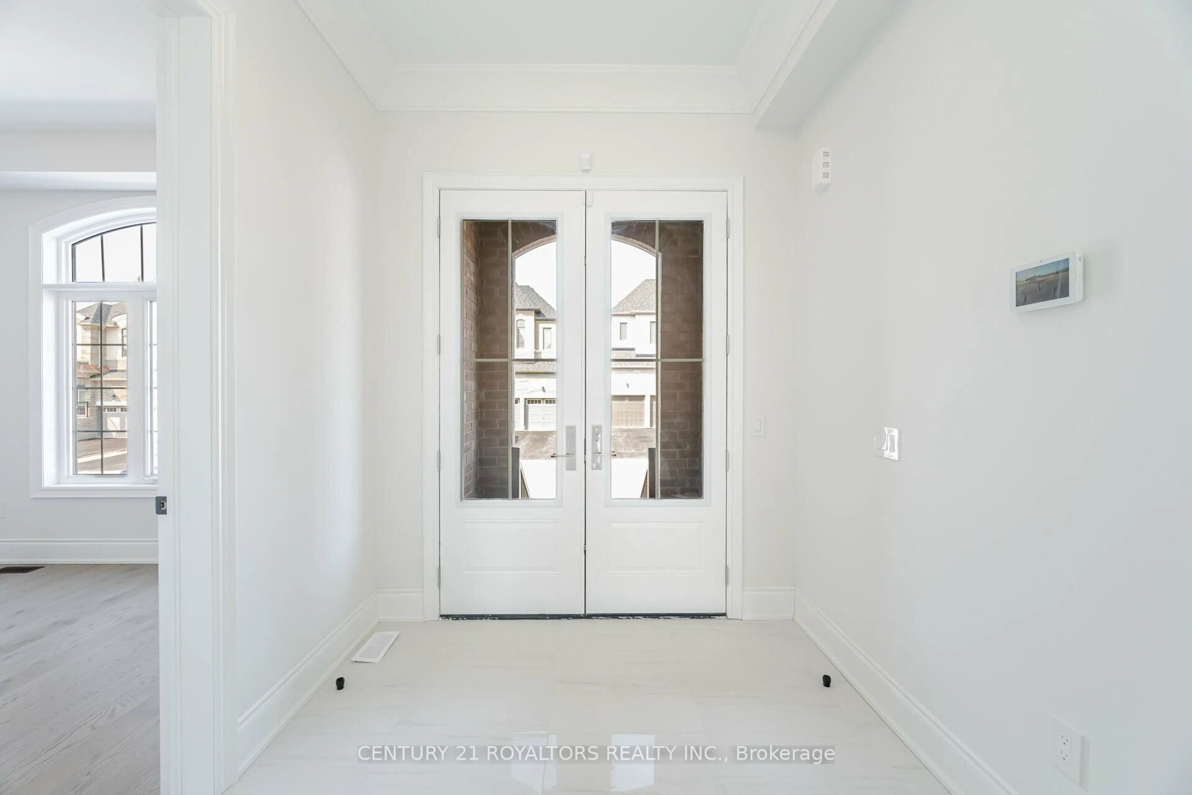 Indoor entryway for 80 James Walker Ave, Caledon Ontario L7C 4N1