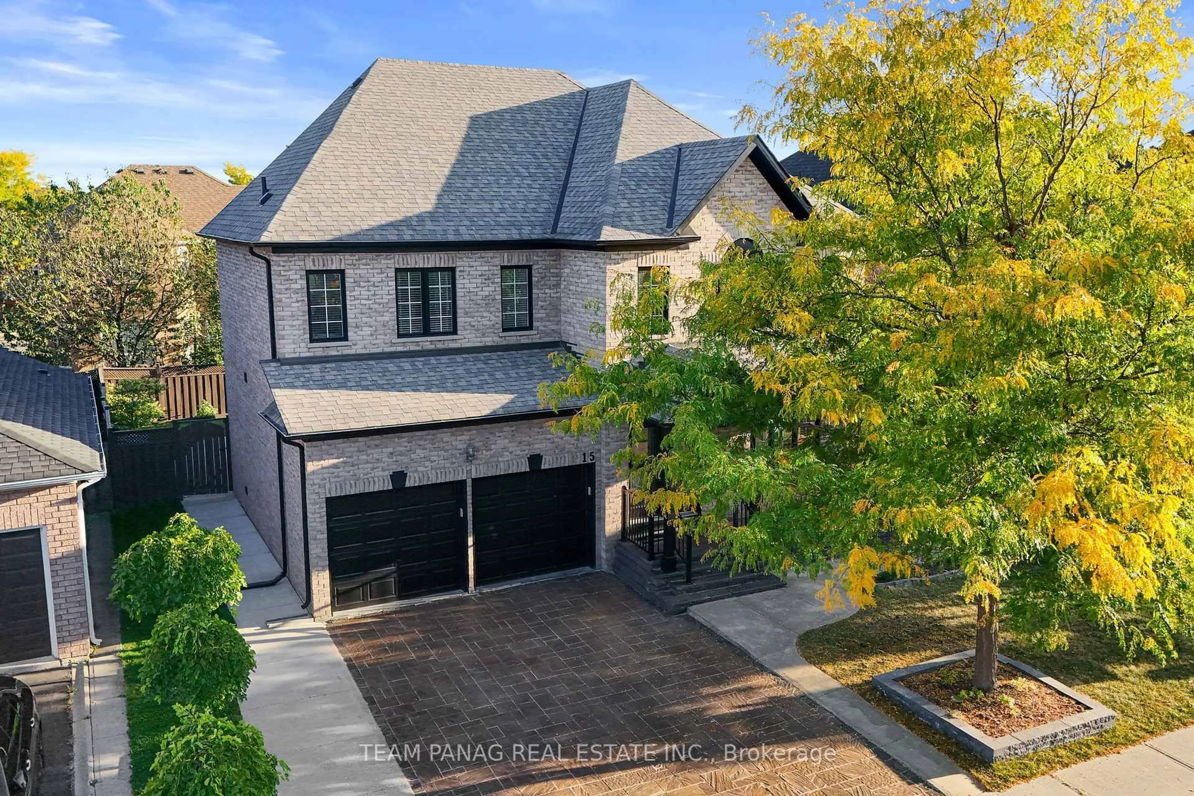 A pic from outside/outdoor area/front of a property/back of a property/a pic from drone, street for 15 Banks Dr, Brampton Ontario L6P 1C7