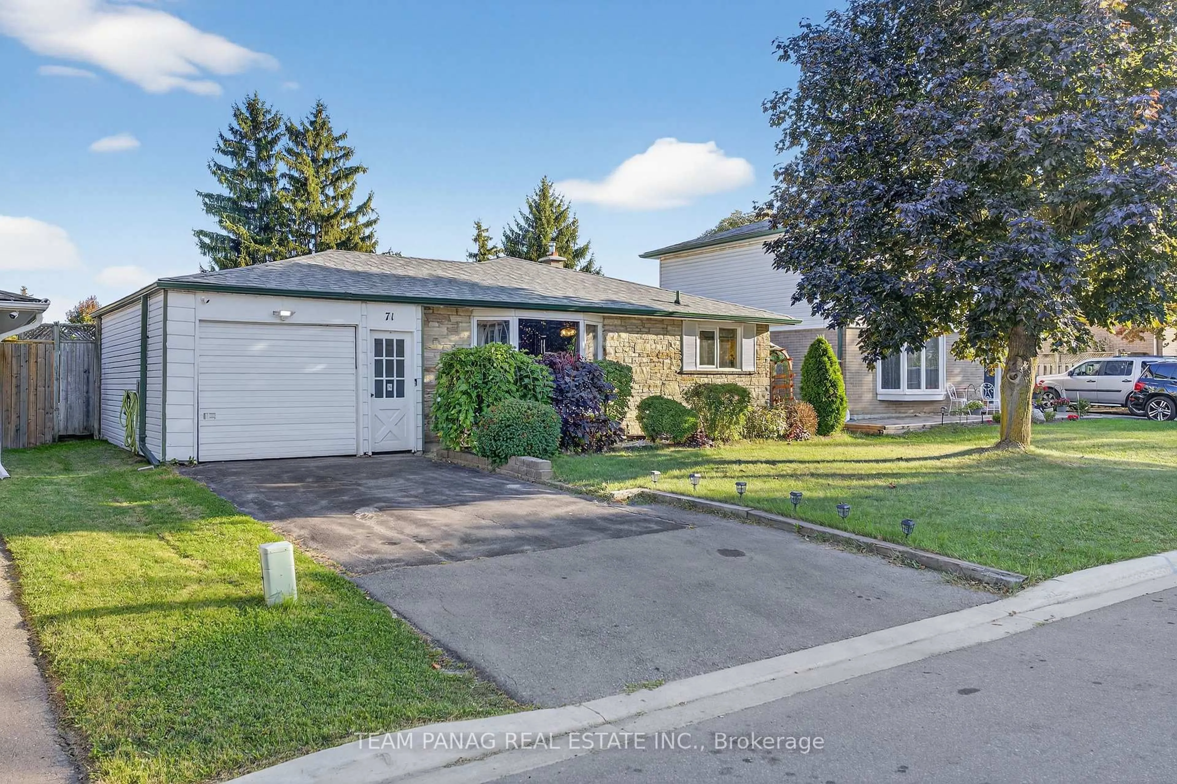 Unknown for 71 Watson Cres, Brampton Ontario L6W 1E5