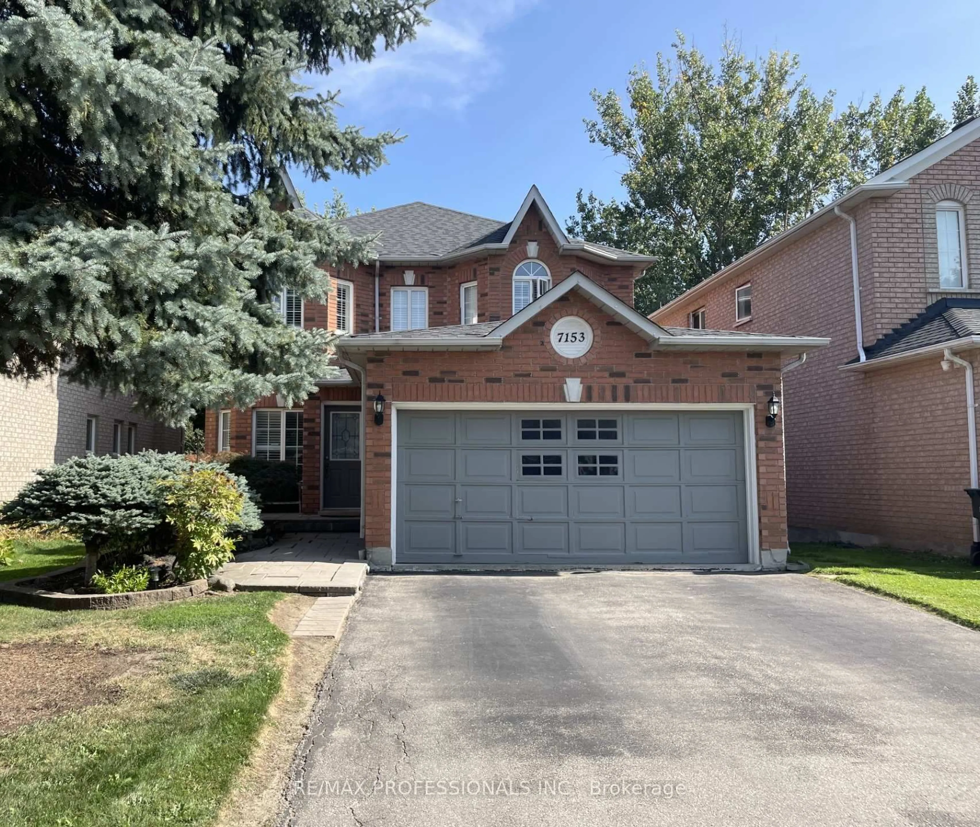 Home with brick exterior material, street for 7153 Waldorf Way, Mississauga Ontario L5N 7R3