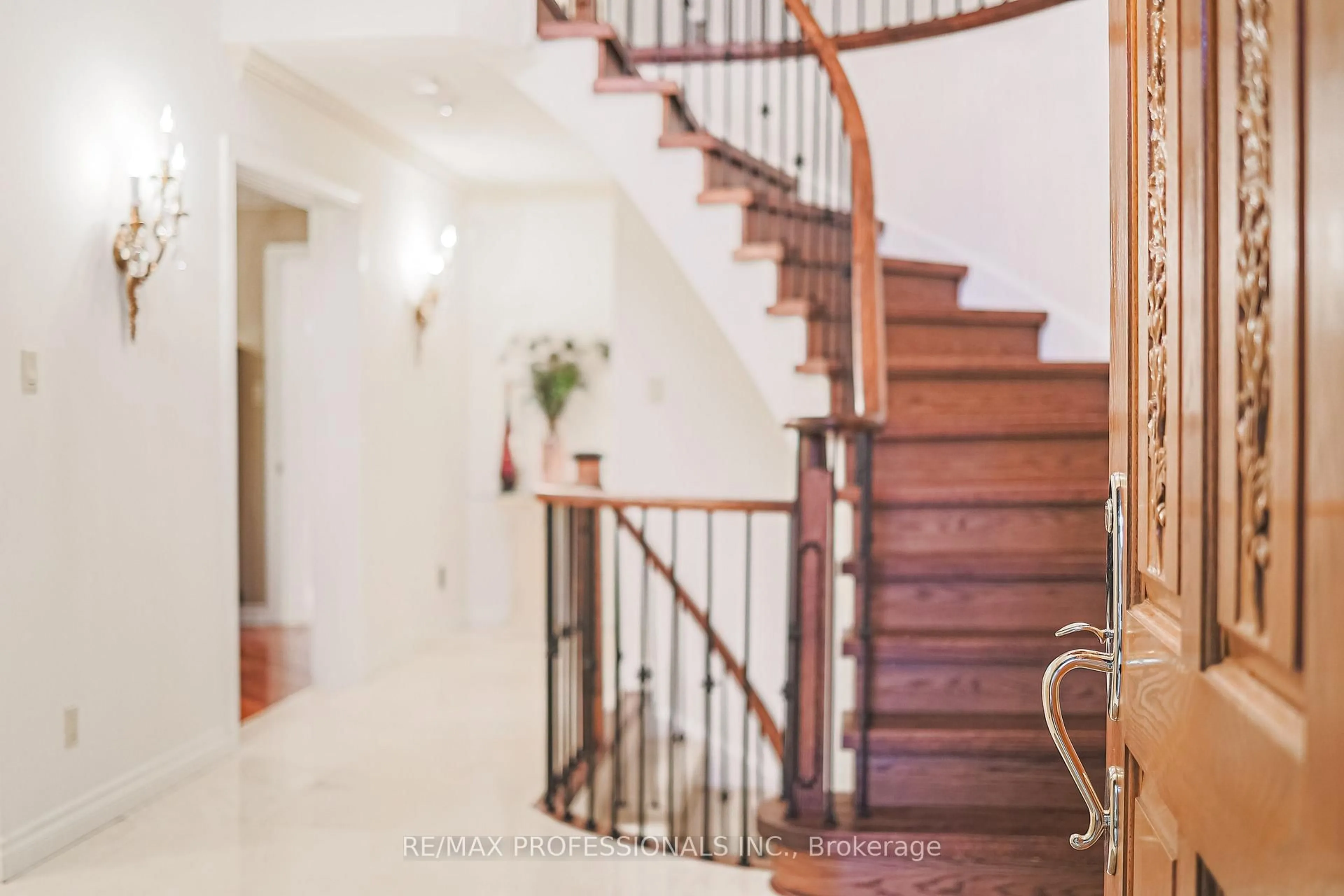 Stairs for 4 Neiltree Crt, Toronto Ontario M9C 5C3