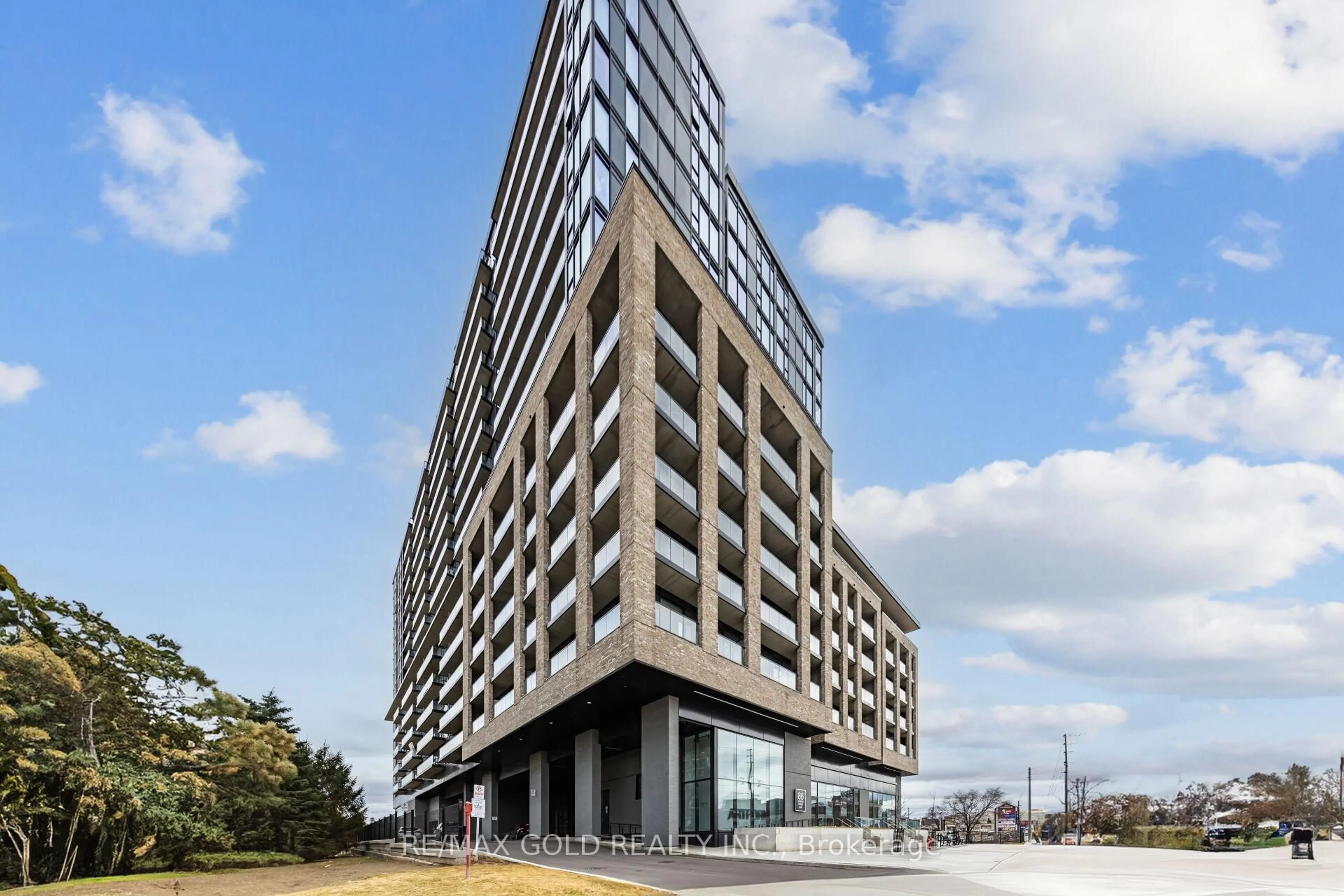 Indoor foyer for 86 dundas St #716, Mississauga Ontario L5A 0B1