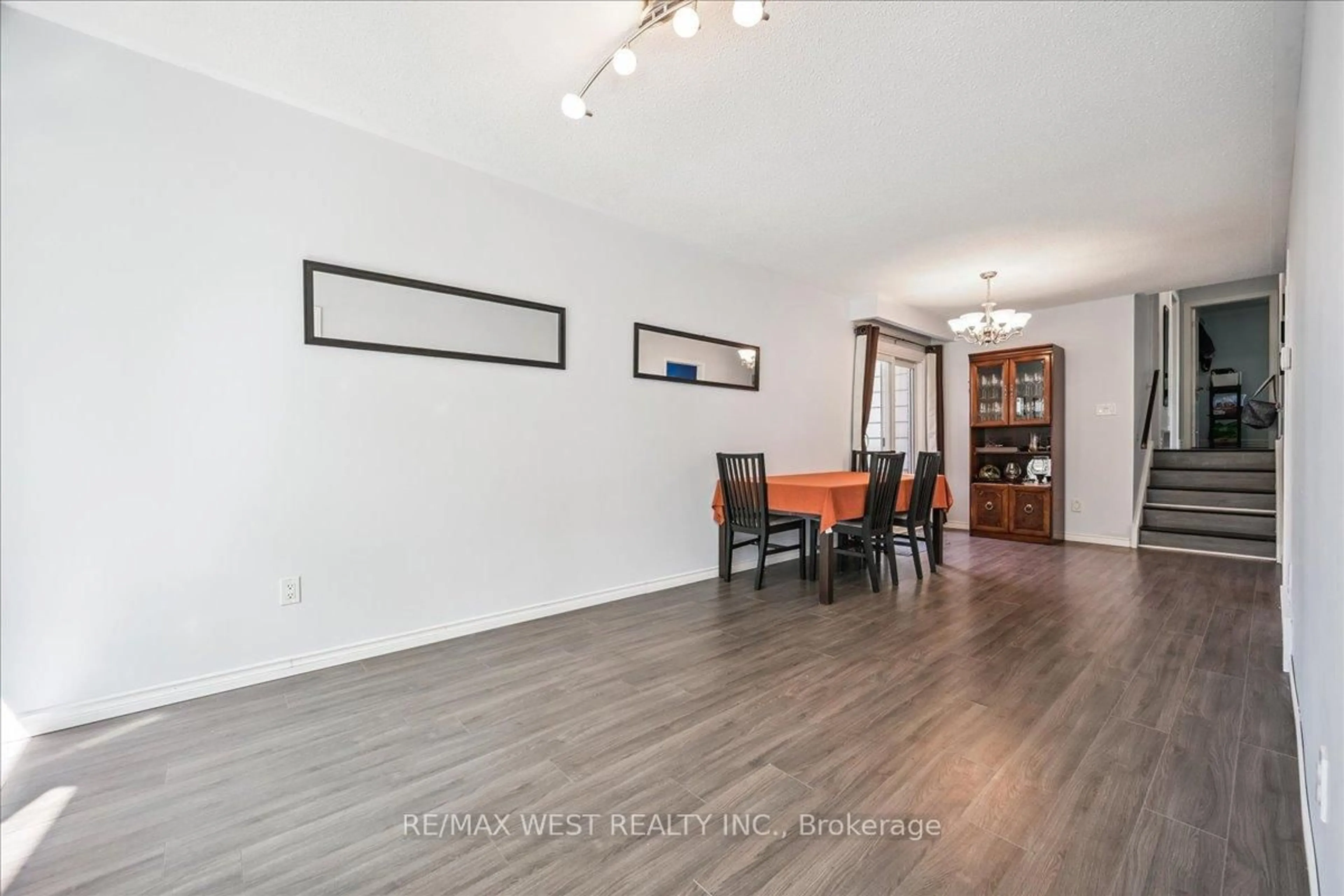 Dining room, wood/laminate floor for 5019 Brady Ave, Burlington Ontario L7L 3X5