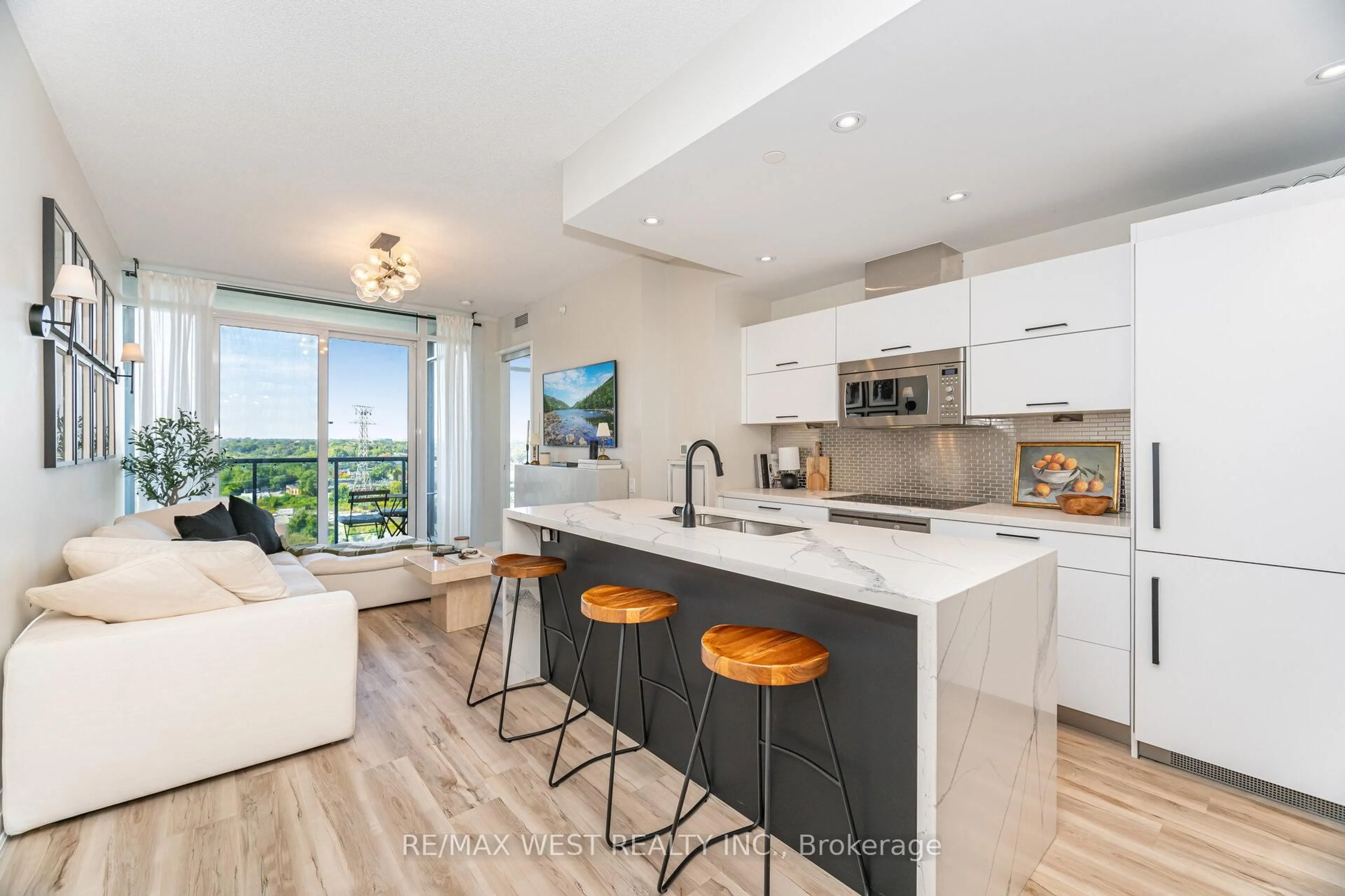 Open concept kitchen, unknown for 88 Park Lawn Rd #1612, Toronto Ontario M8Y 0B5